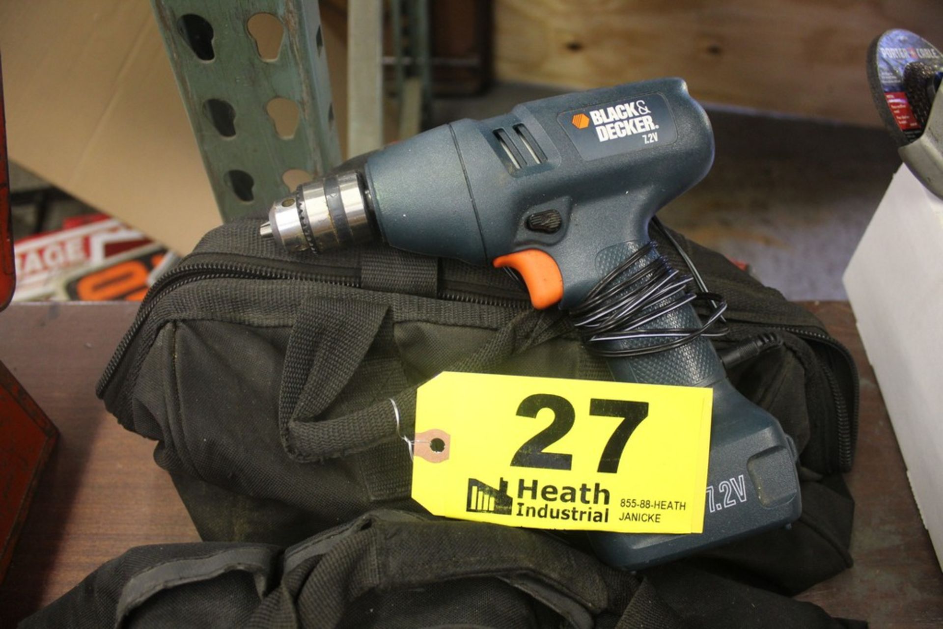 BLACK & DECKER 7.2 V 3/8" ELECTRIC DRILL