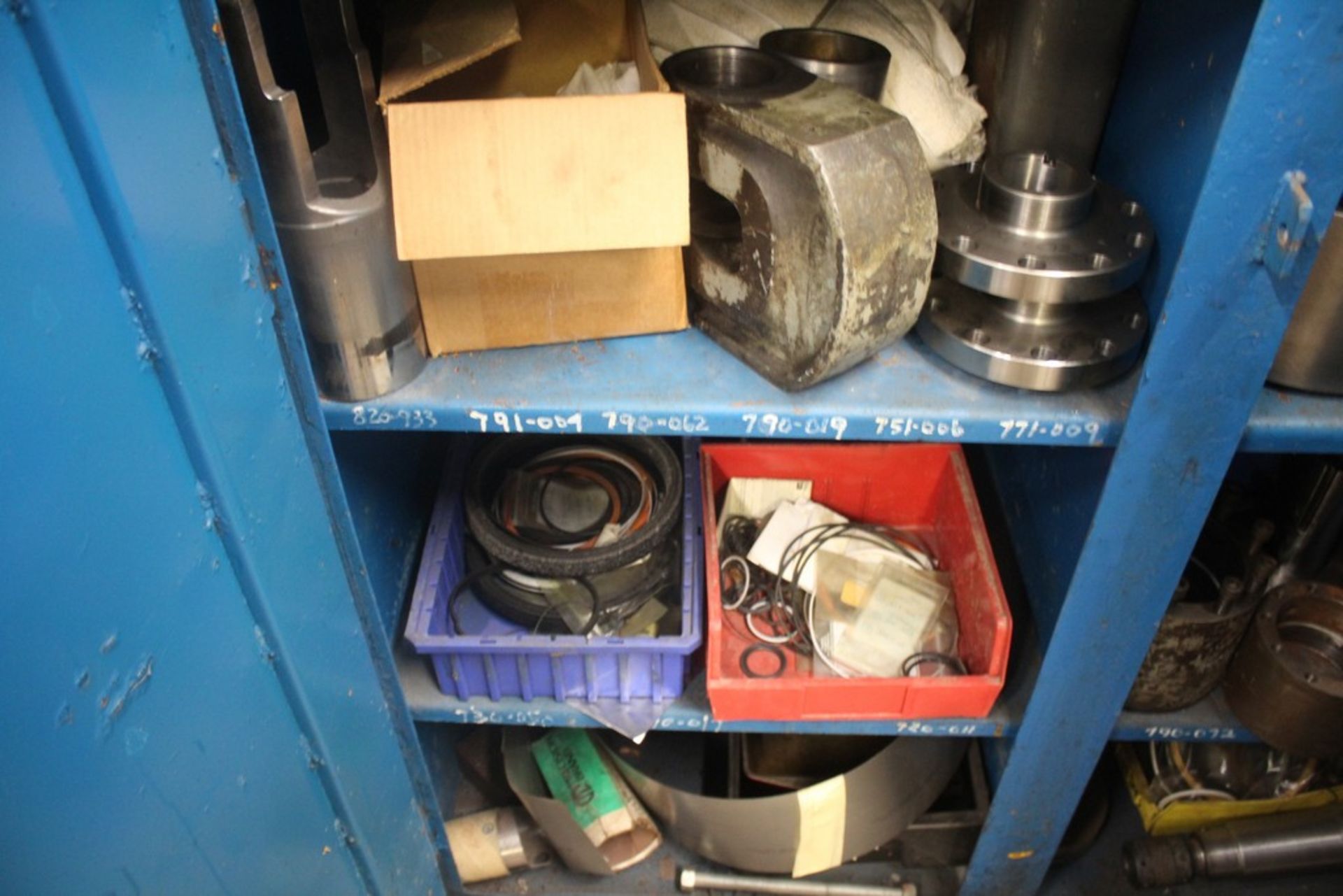 CONTENTS OF CABINET: SHIM STOCK & PRESS PARTS, SEALS - Image 3 of 3