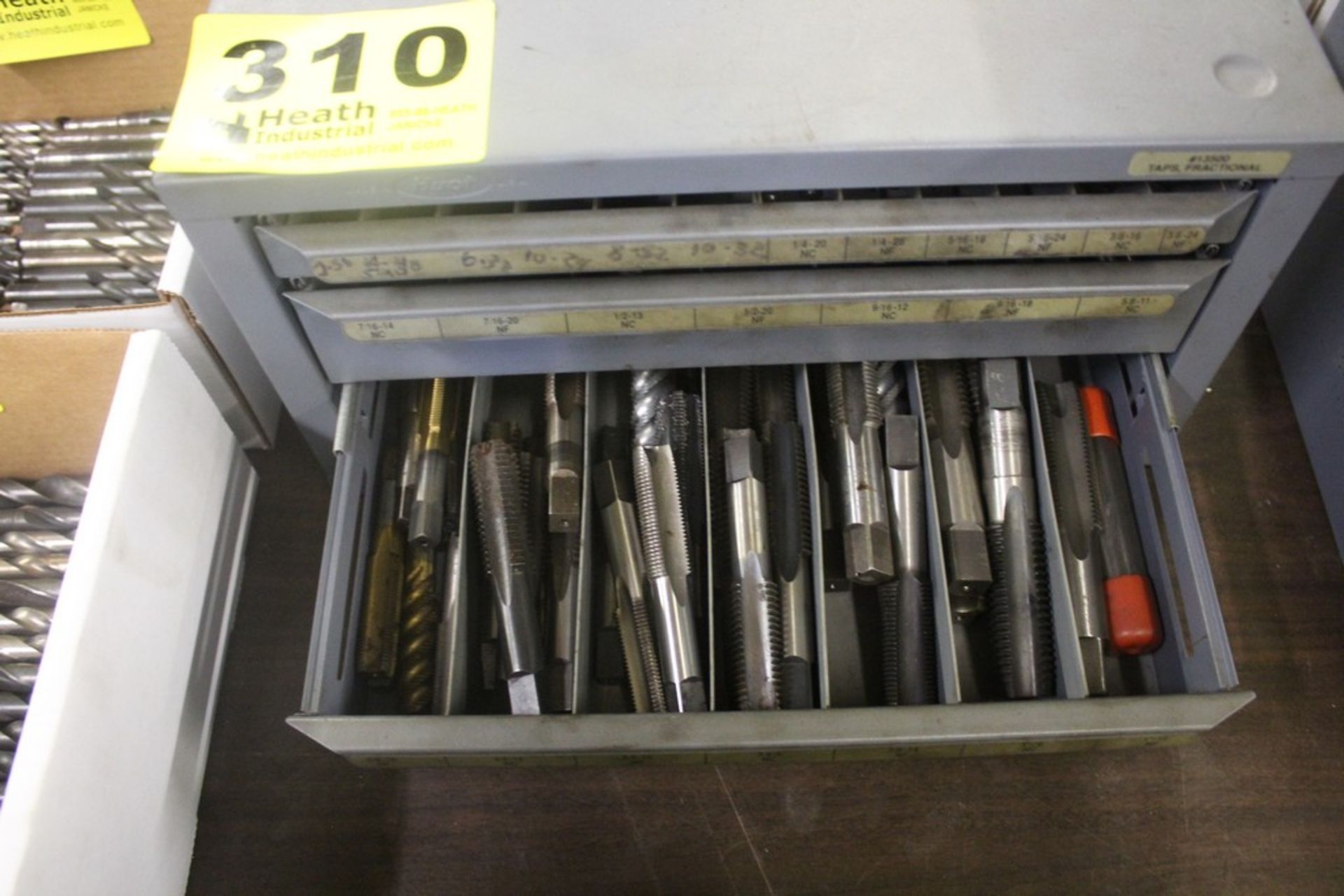 HUOT THREE DRAWER FRACTIONAL TAP CABINET WITH CONTENTS OF FRACTIONAL TAPS - Image 4 of 4