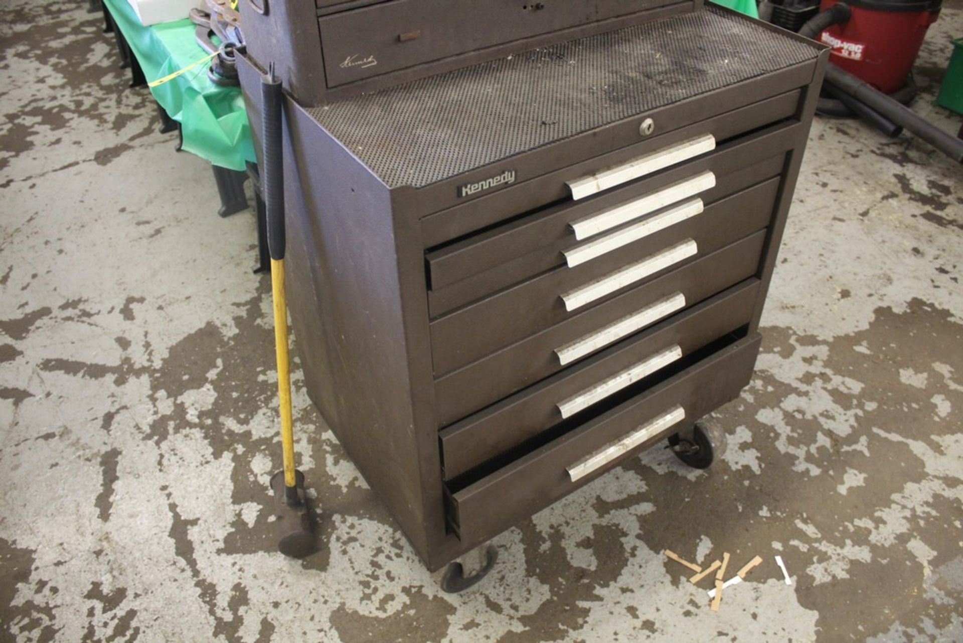 PORTABLE KENNEDY TOOL BOX - Image 3 of 3