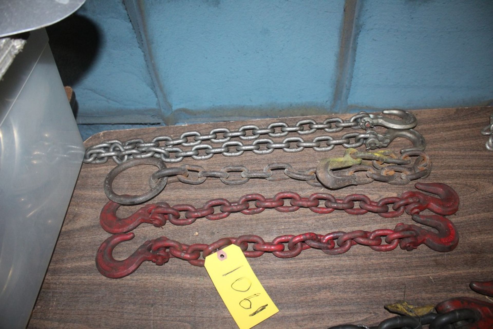 (4) HEAVY DUTY LIFTING CHAINS, 2' TO 4'