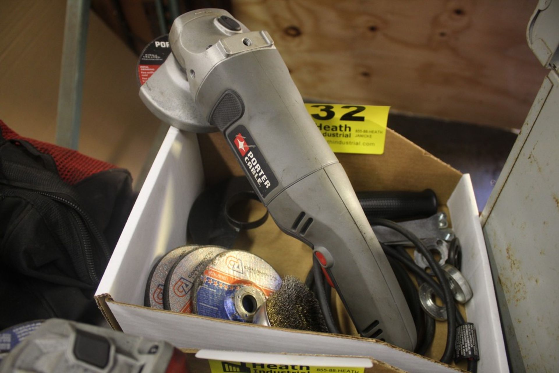 PORTER CABLE 4-1/2" RIGHT ANGLE GRINDER