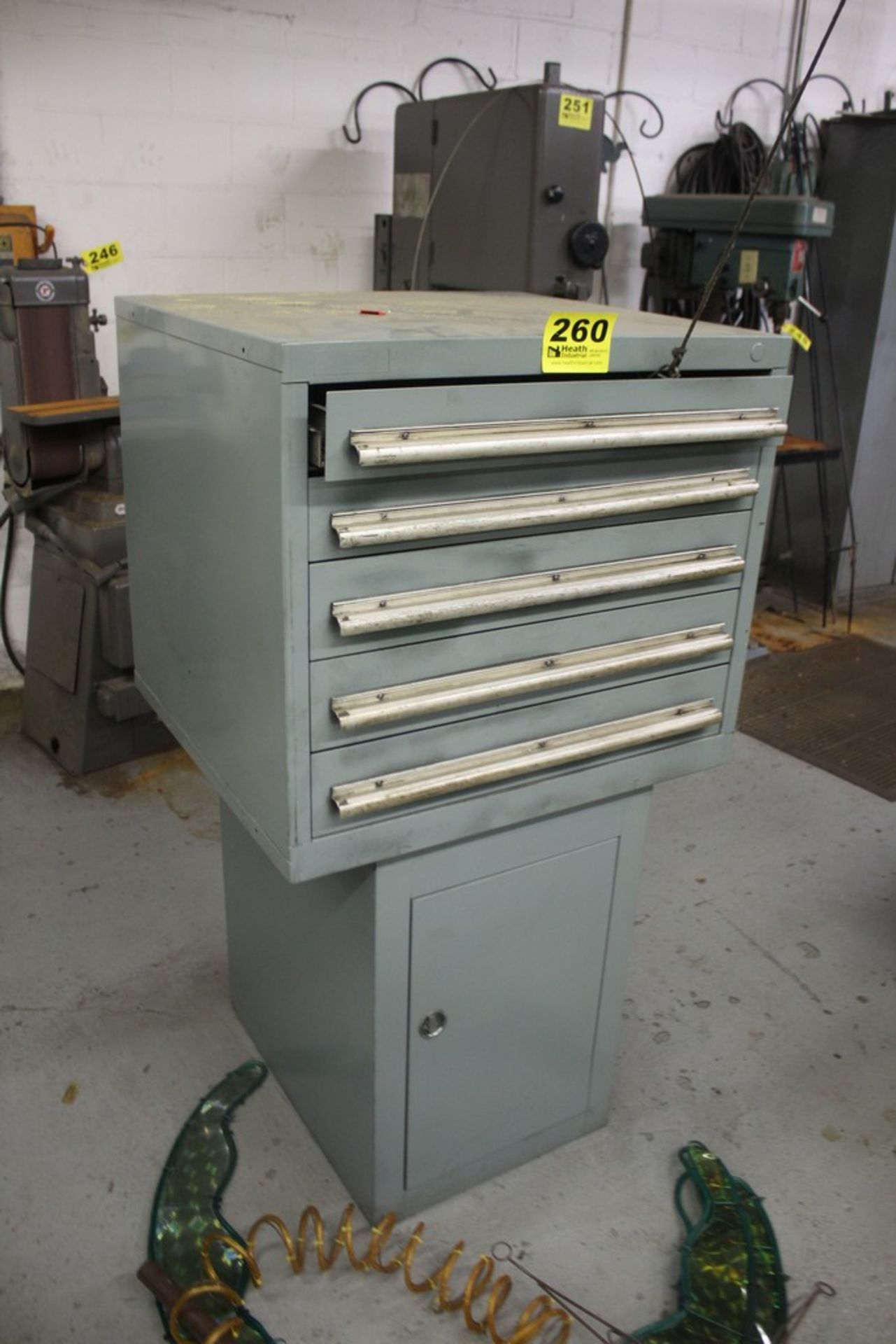 (5) DRAWER TOOL CABINET WITH CABINET BASE