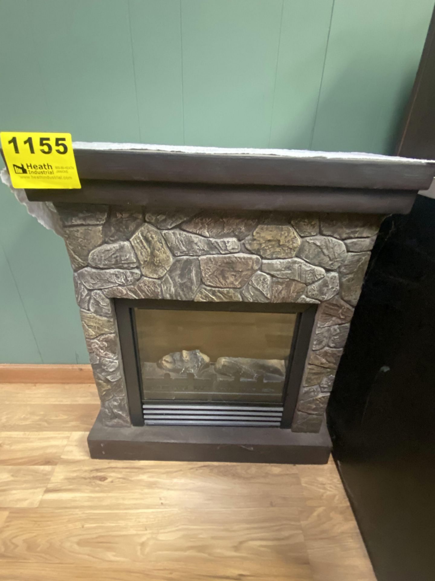 26" ELECTRIC FIREPLACE