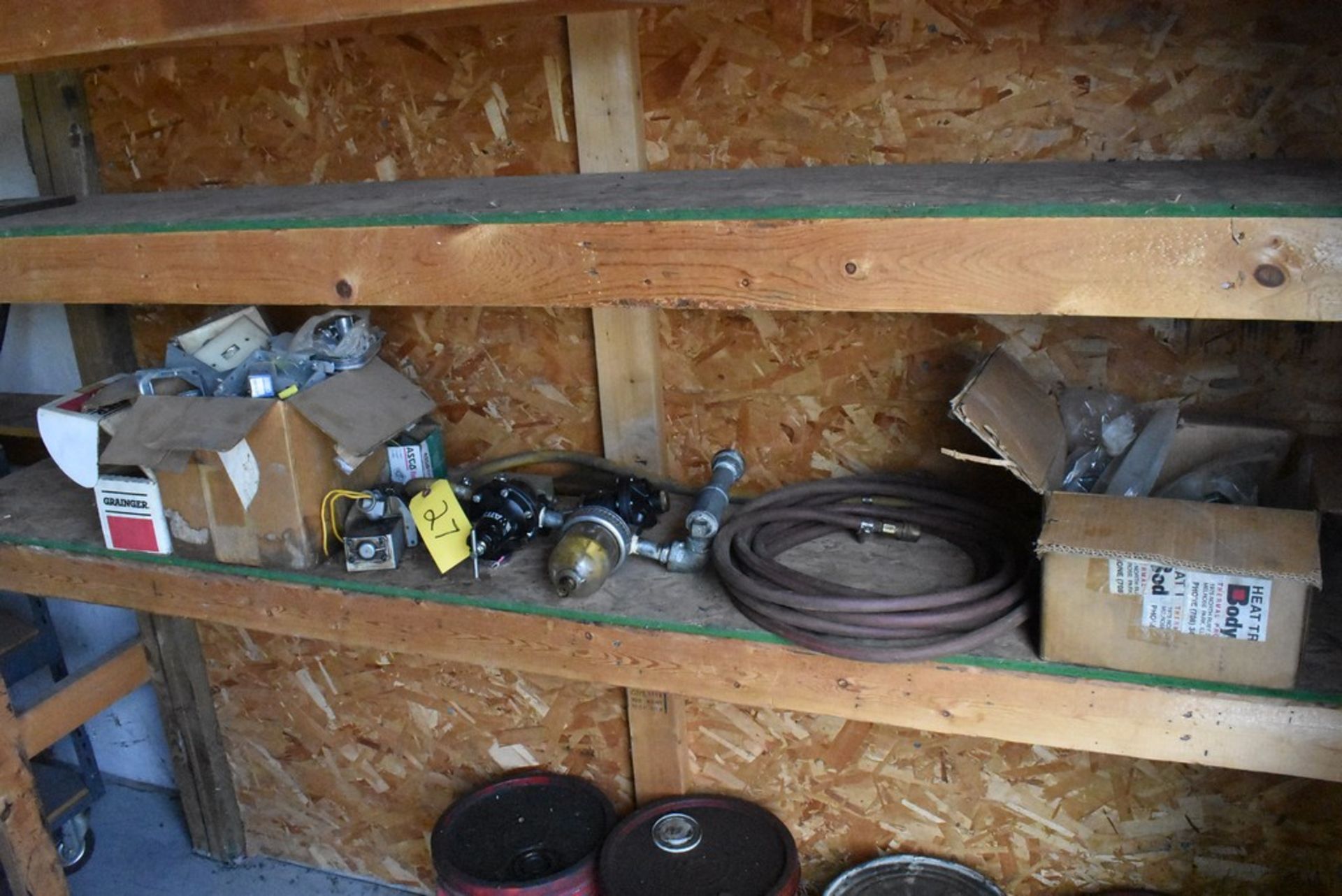 CONTENTS OF SHELF: OUTLET BOXES, AIR SEPARATOR, PNEUMATIC HOSE