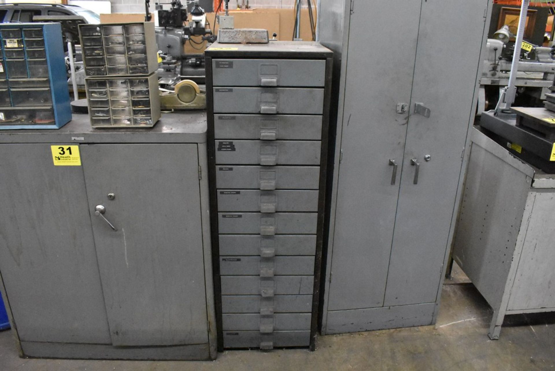 HOBART 15 DRAWER STEEL TOOL CABINET - Image 3 of 4