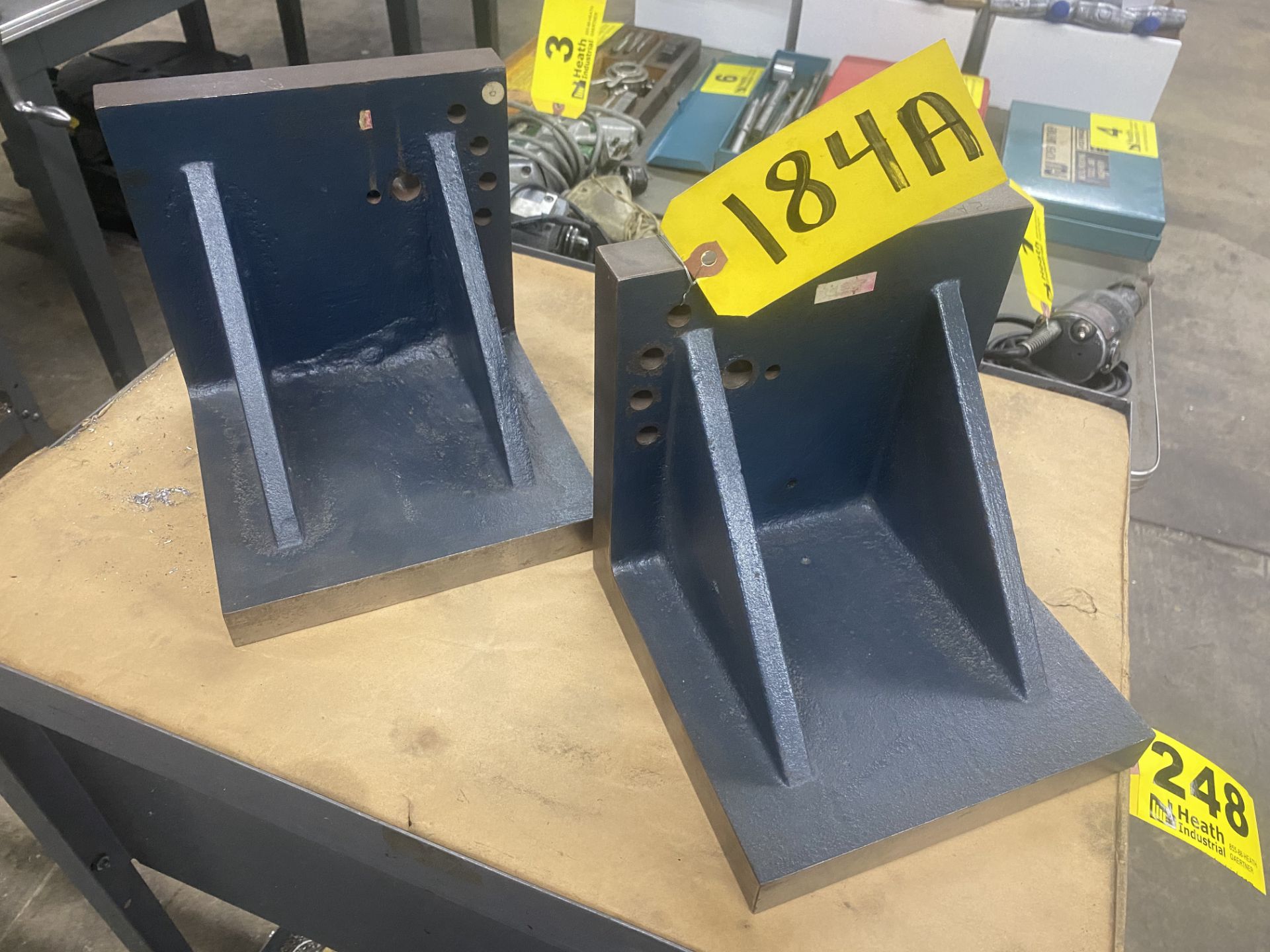 PAIR OF ANGLE PLATES