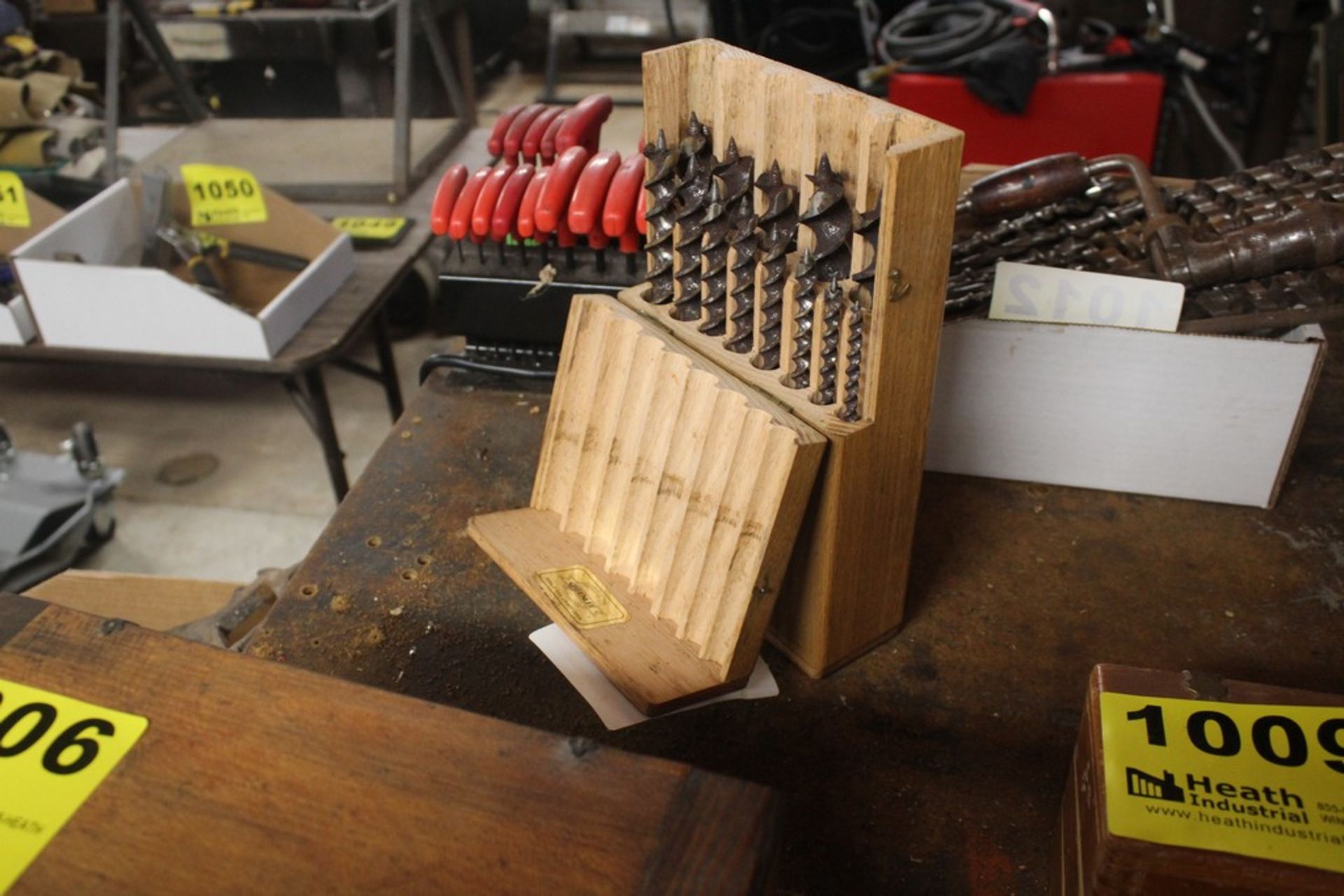 SET OF DRILL BITS WITH WOOD CASE