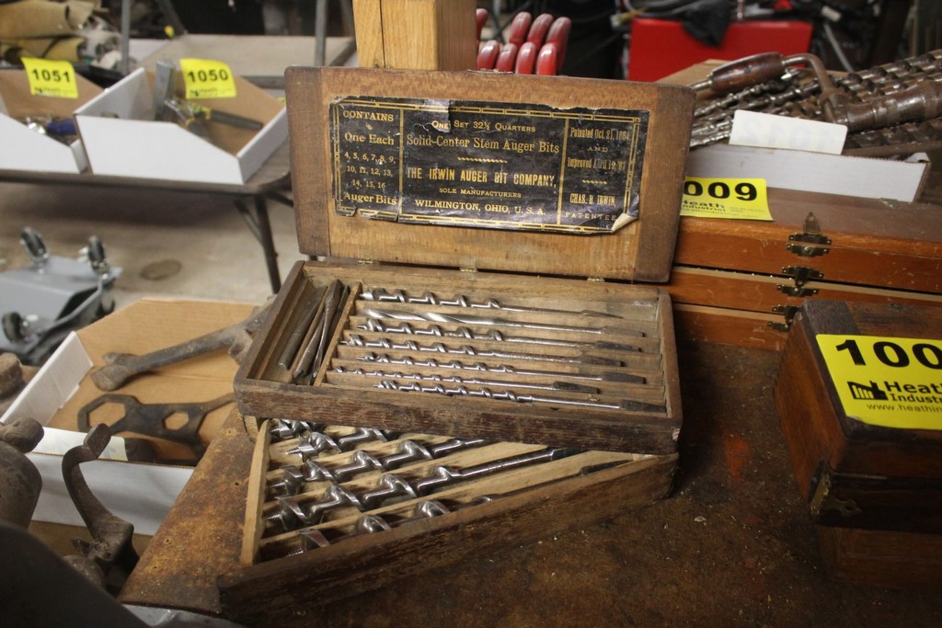 SET OF DRILL BITS WITH WOOD CASE