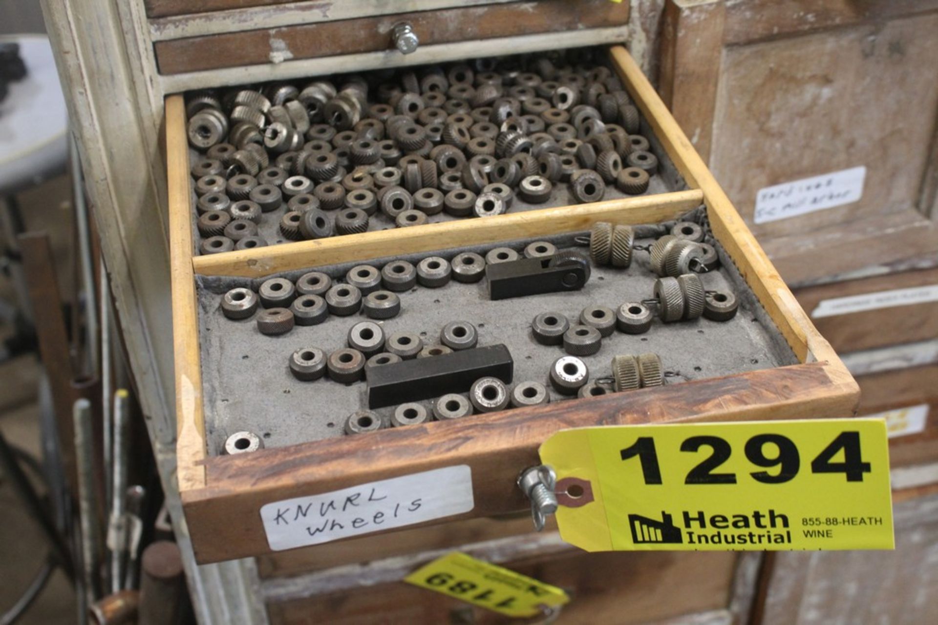LARGE QTY OF KNURLING WHEELS IN DRAWER