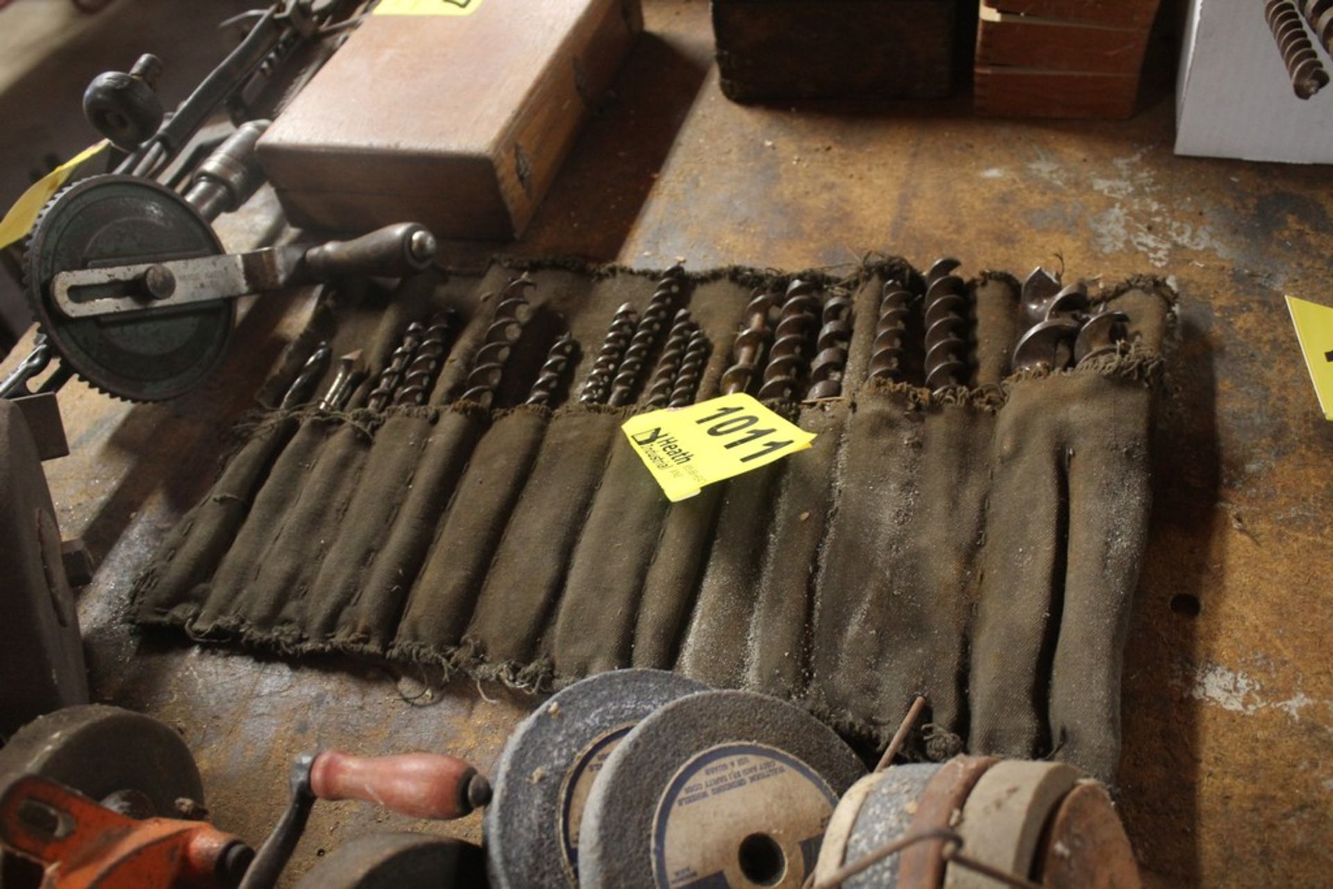 SET OF DRILL BITS