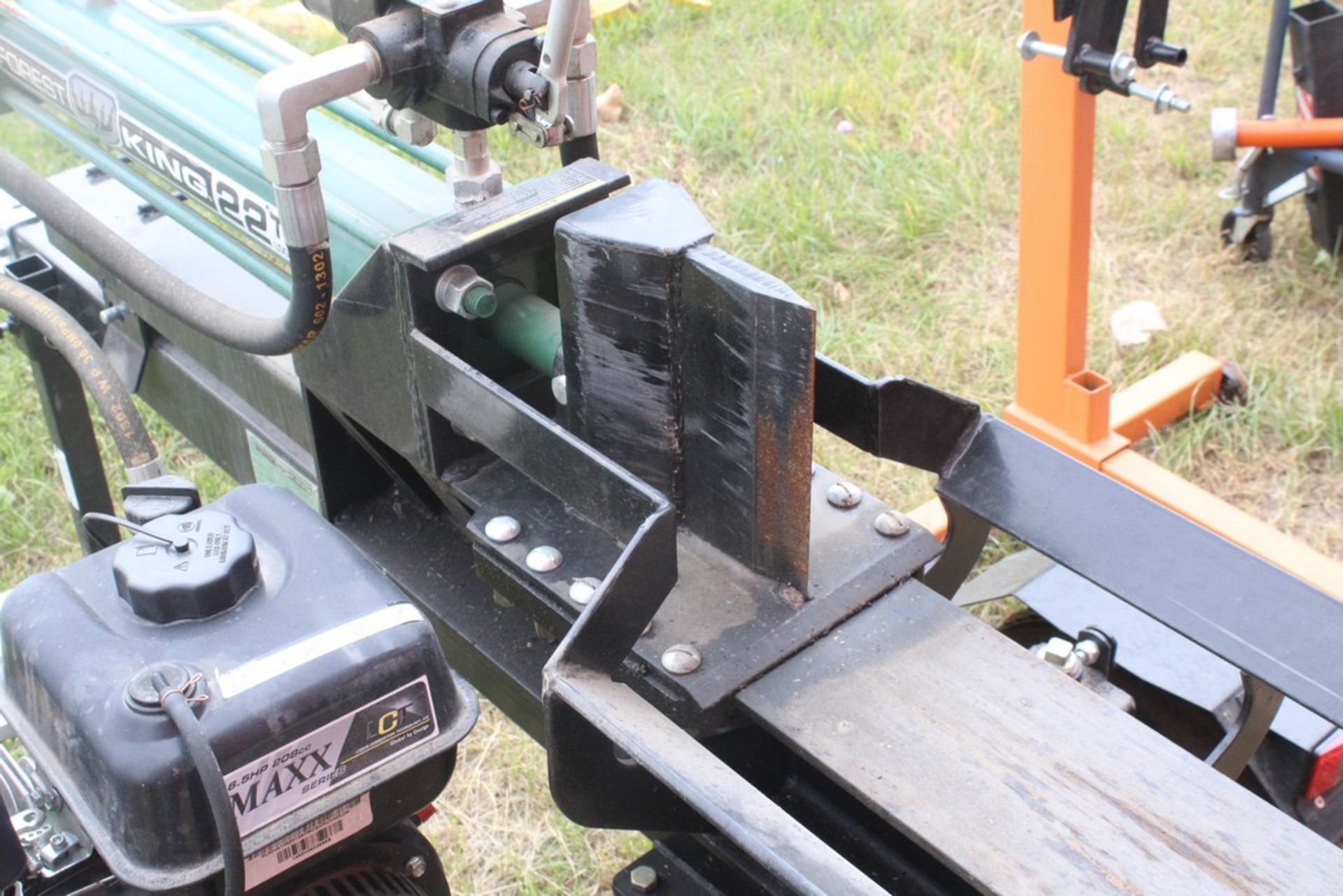 FOREST KING 22 TON HYDRAULIC LOG SPLITTER S/N YTL23308 - Image 7 of 7