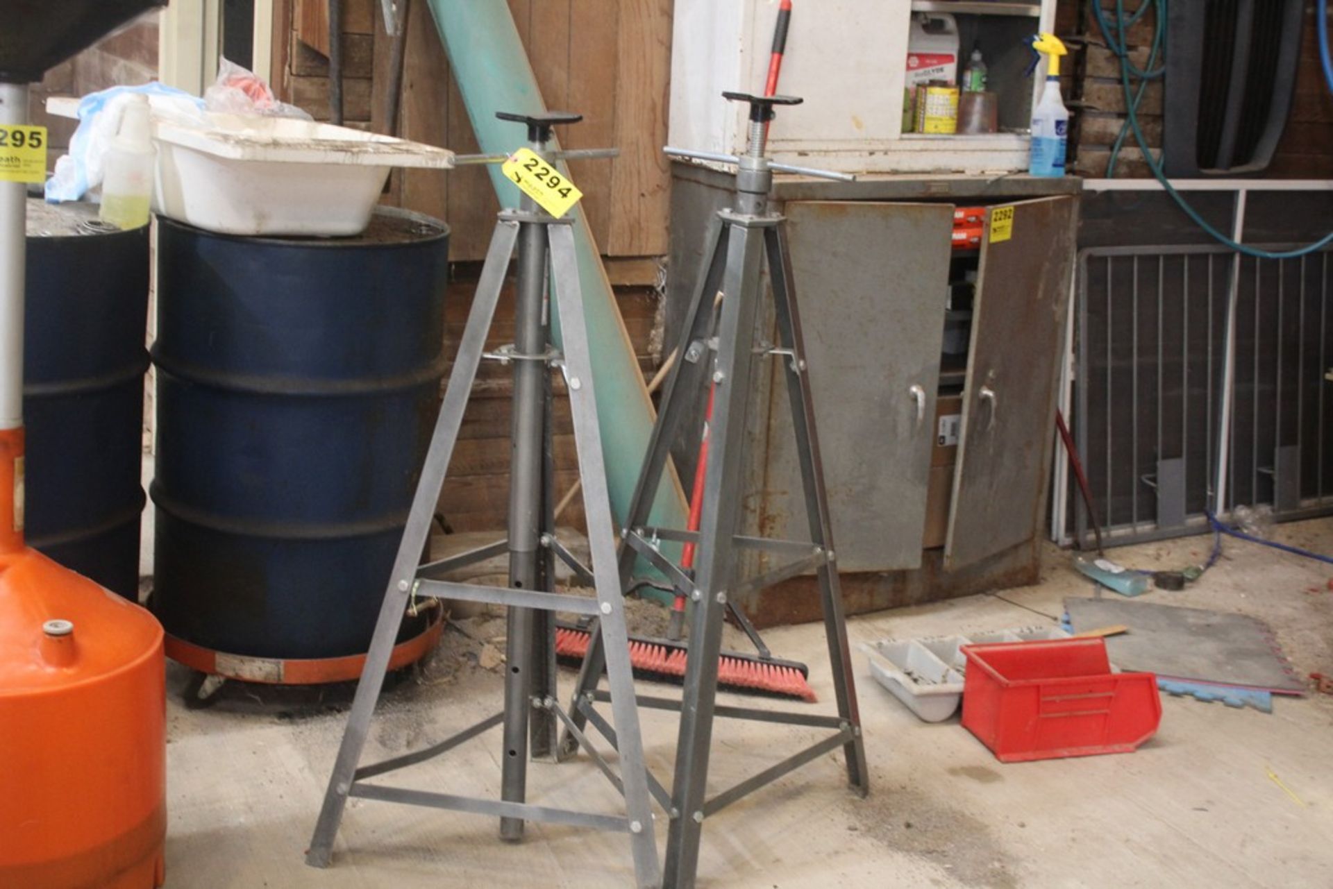 (2) 48" ADJUSTABLE JACK STANDS