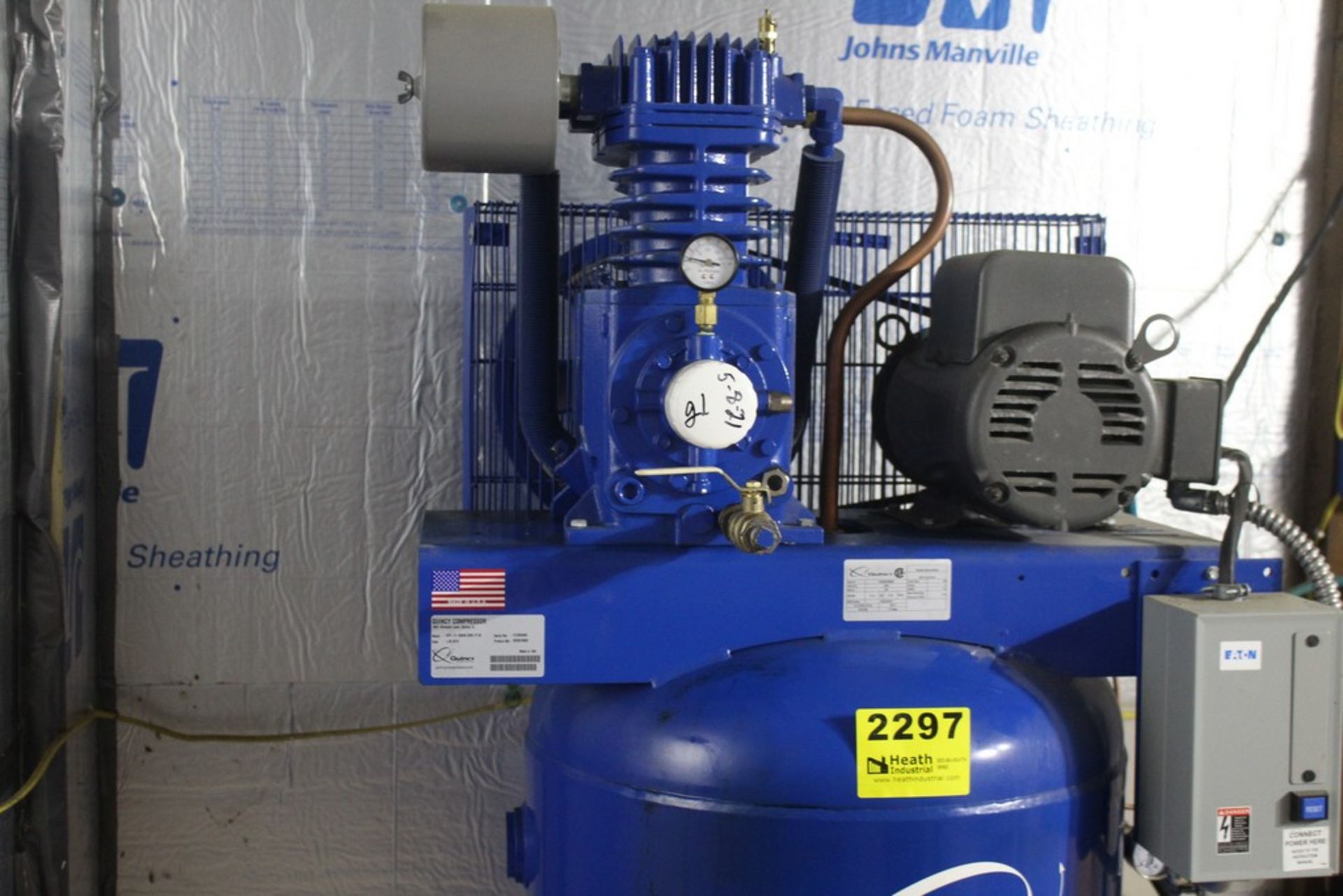 QUINCY VERTICAL TANK MOUNTED AIR COMPRESSOR - Image 2 of 3