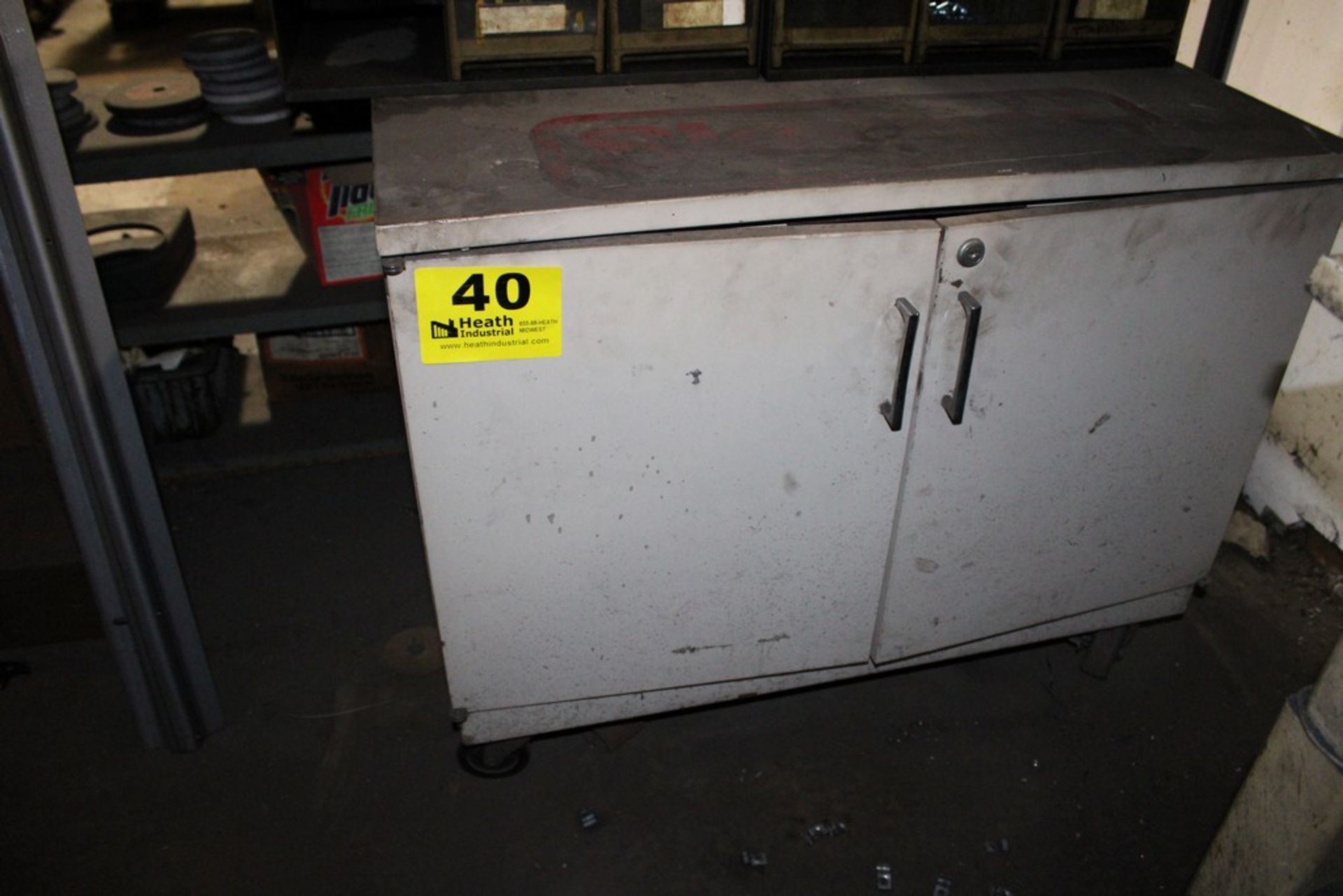 PORTABLE STEEL CABINET WITH (3) SMALL PARTS CABINETS - Image 2 of 3