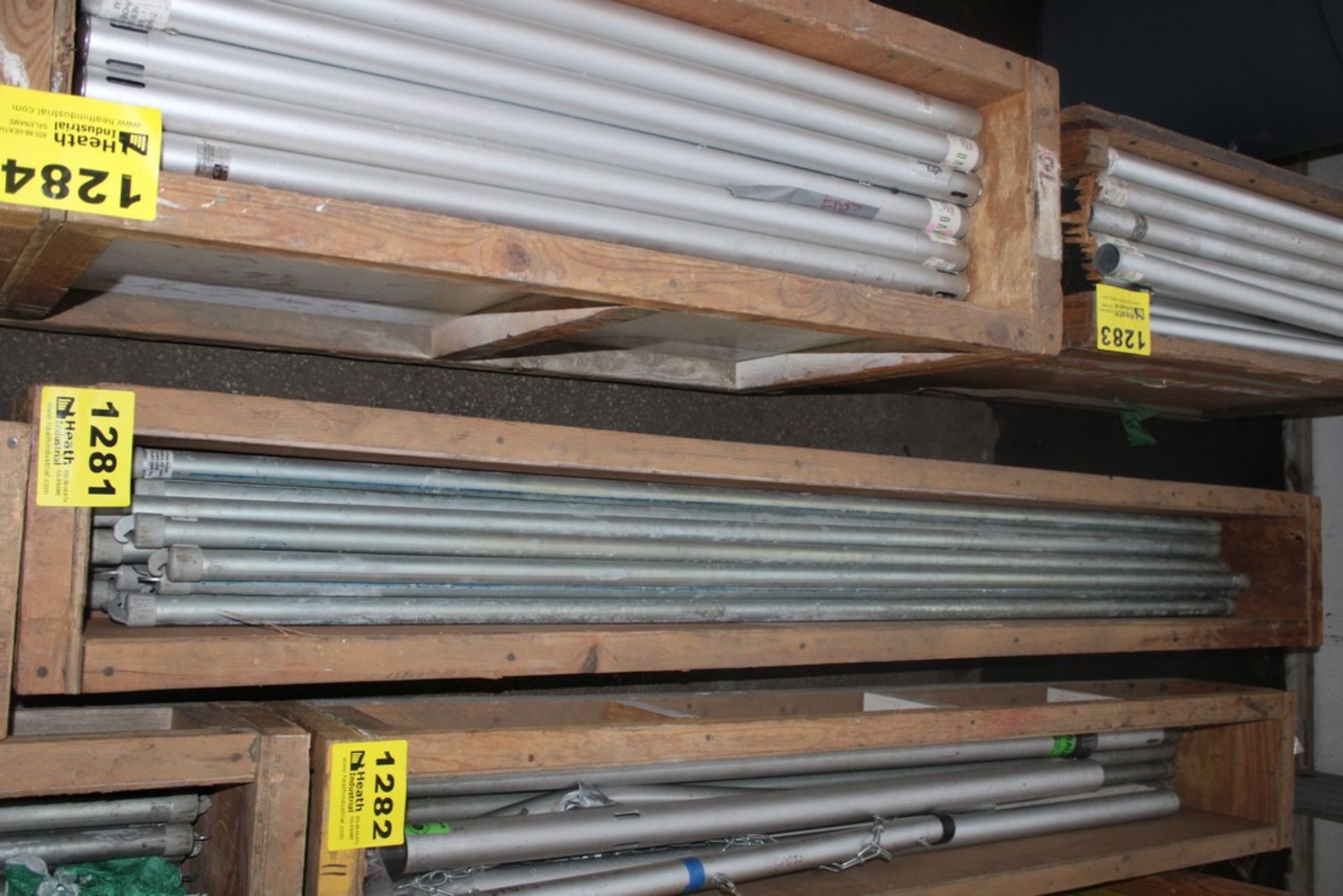 LARGE QUANTITY OF 6FT PIPE AND DRAPE RAILS IN CRATE