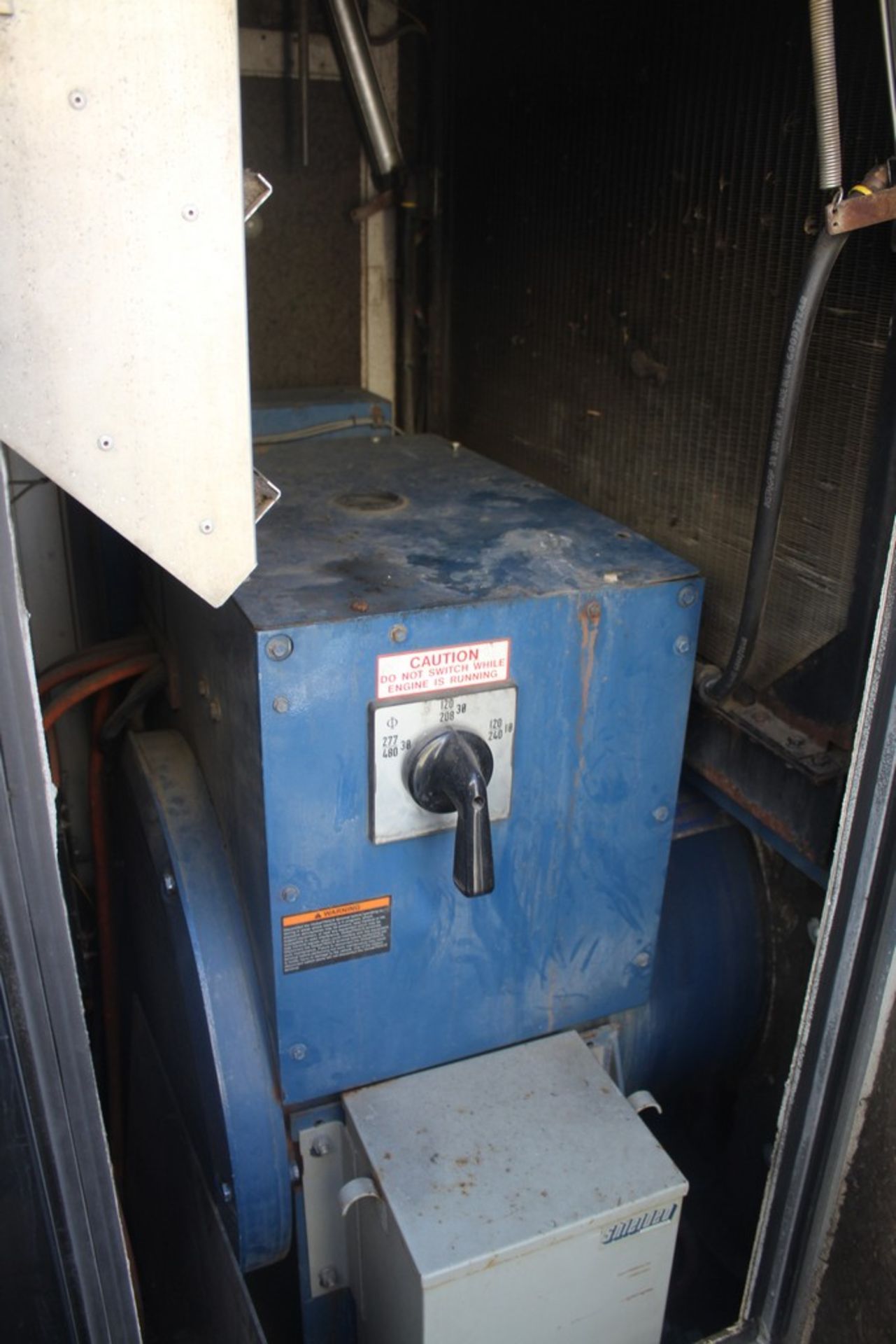 E&E 100 KW Model TD730VE Towable Generator, s/n 2071134803, 10031 Hours on Meter, on Trailer - Image 3 of 8