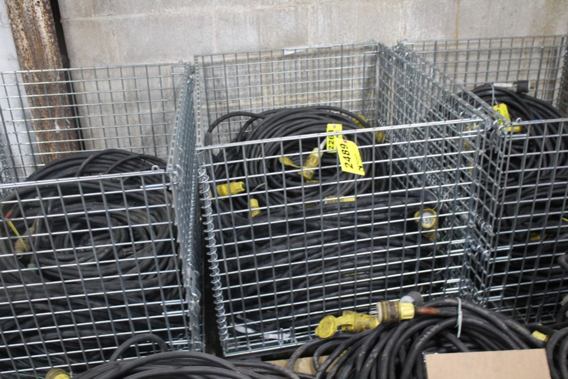 COLLAPSIBLE WIRE CRATE, 32" X 40" X 33"-NO CONTENTS (PICKUP DELAYED UNTIL CONTENTS REMOVED)