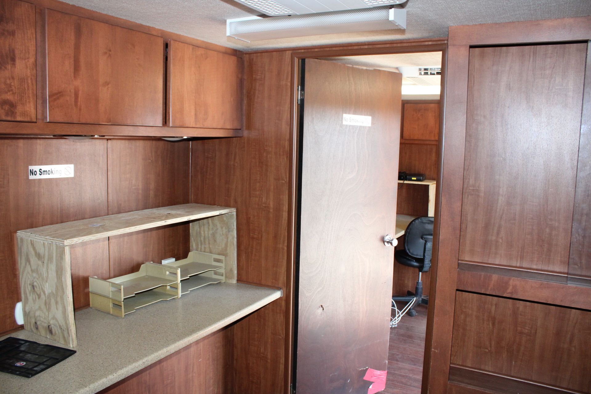 21’ LEX Custom Made Two Room Office Trailer - Image 7 of 7