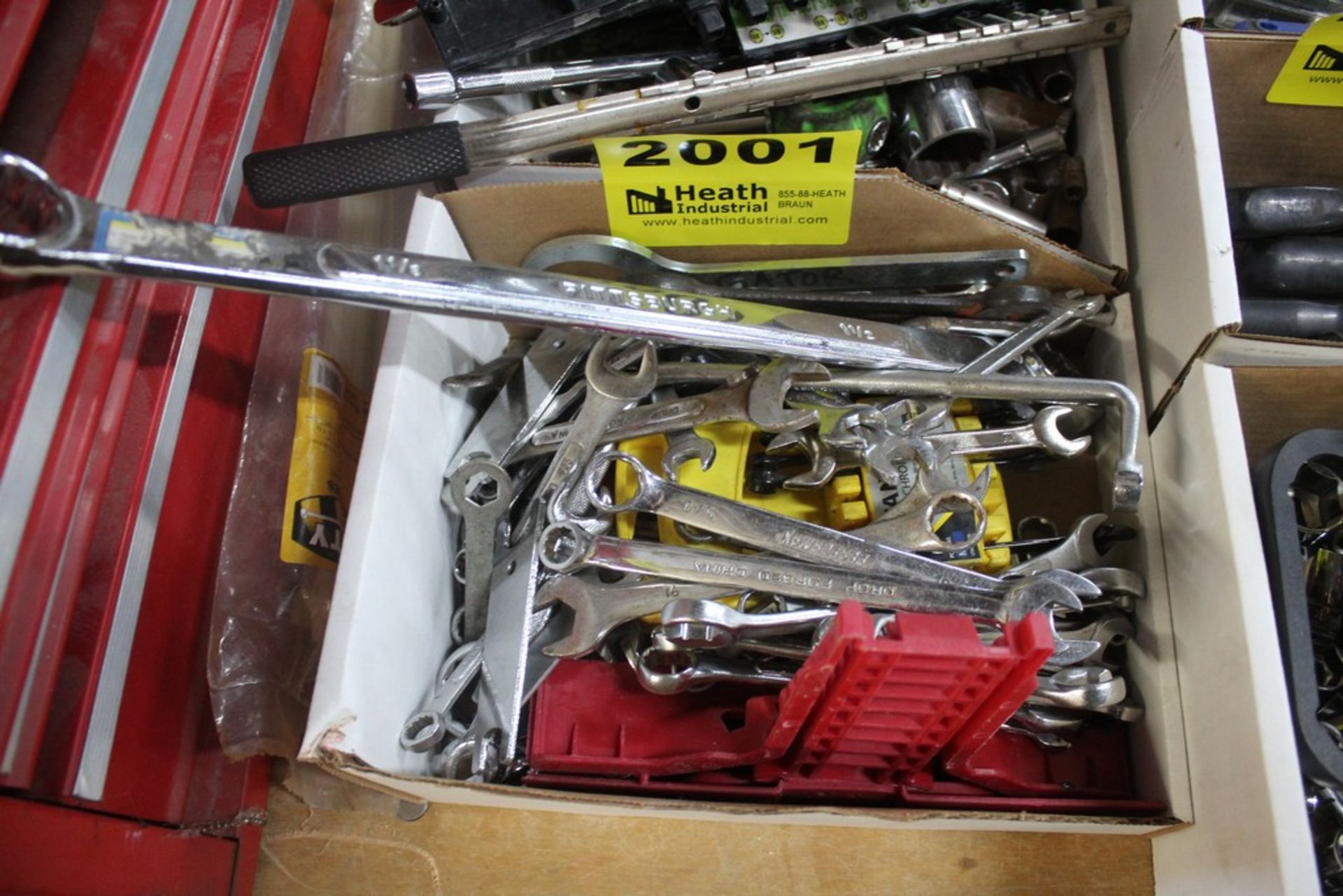 LARGE ASSORTMENT OF COMBINATION WRENCHES IN BOX