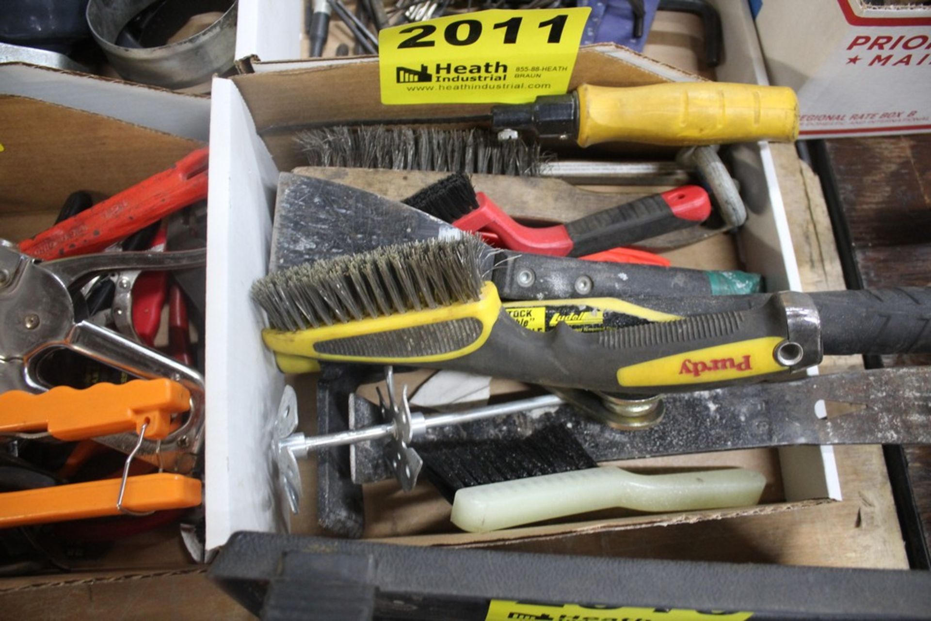 ASSORTED TOOLS IN BOX