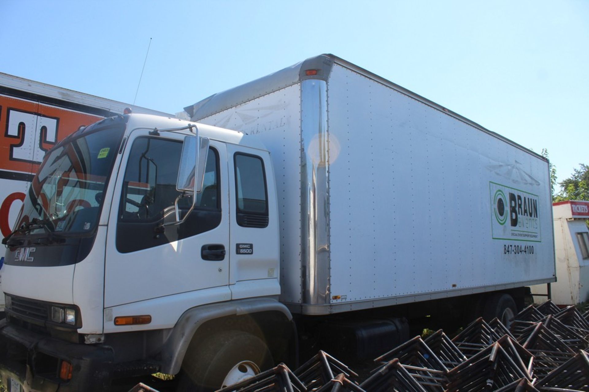 1998 GMC Model T7500 Box Body Truck, VIN: 1GDJ7C1J7WJ502883, Automatic Transmission, 6.6L Turbo