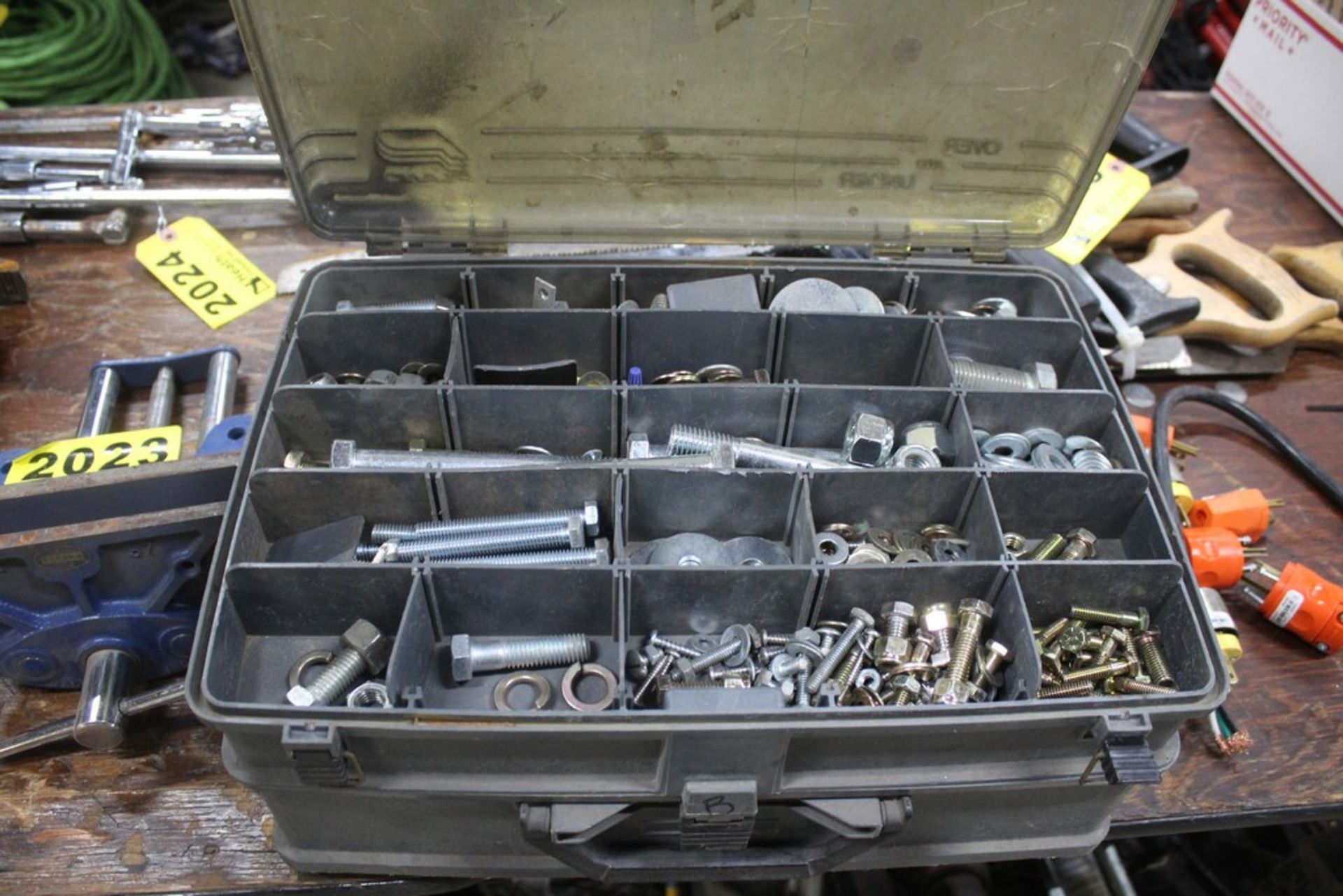 PLANO OVER AND UNDER PARTS CARRYING CASE - Image 2 of 2