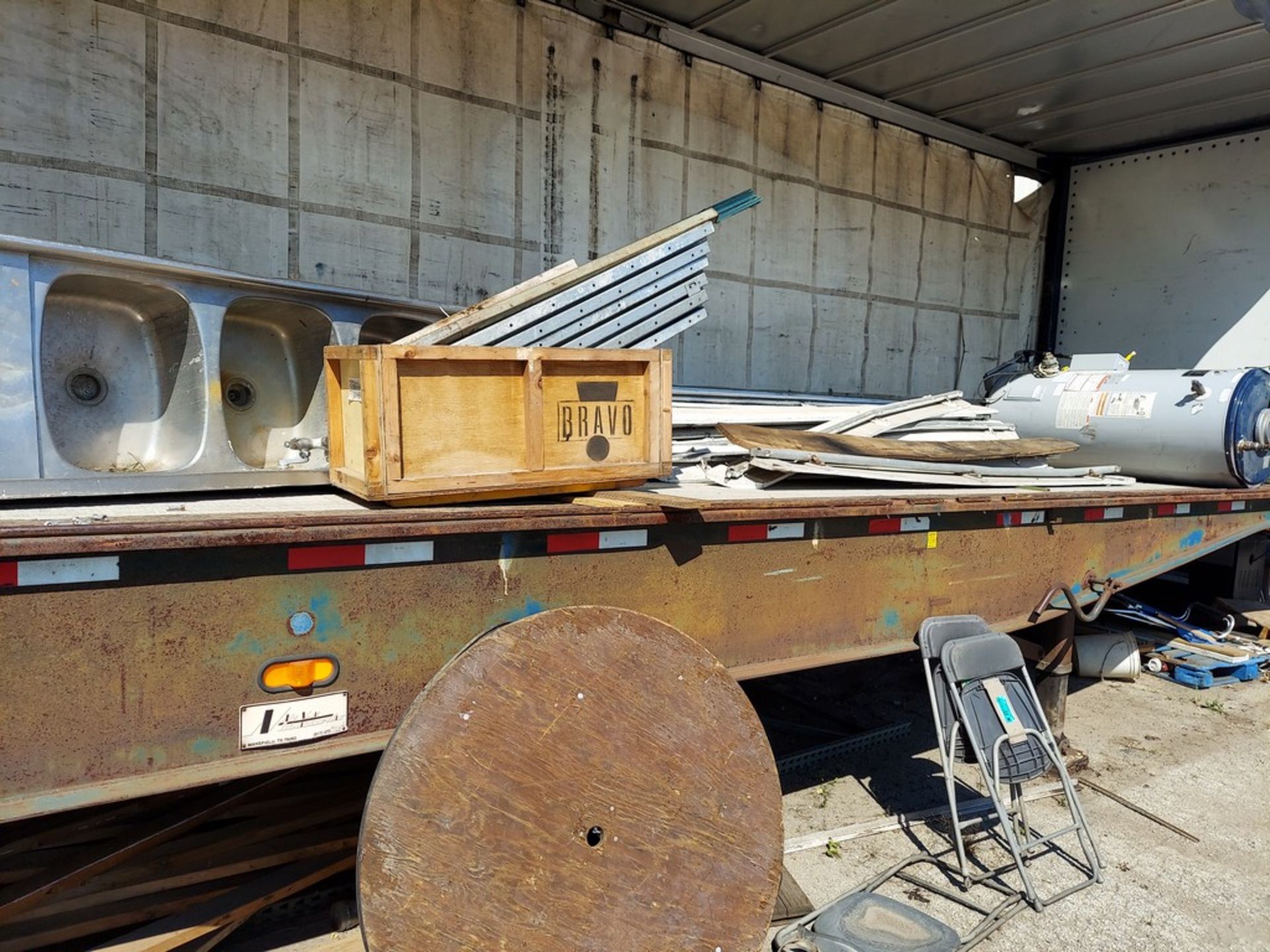 SCRAP METAL ON CURTAIN TRAILER - Image 6 of 6