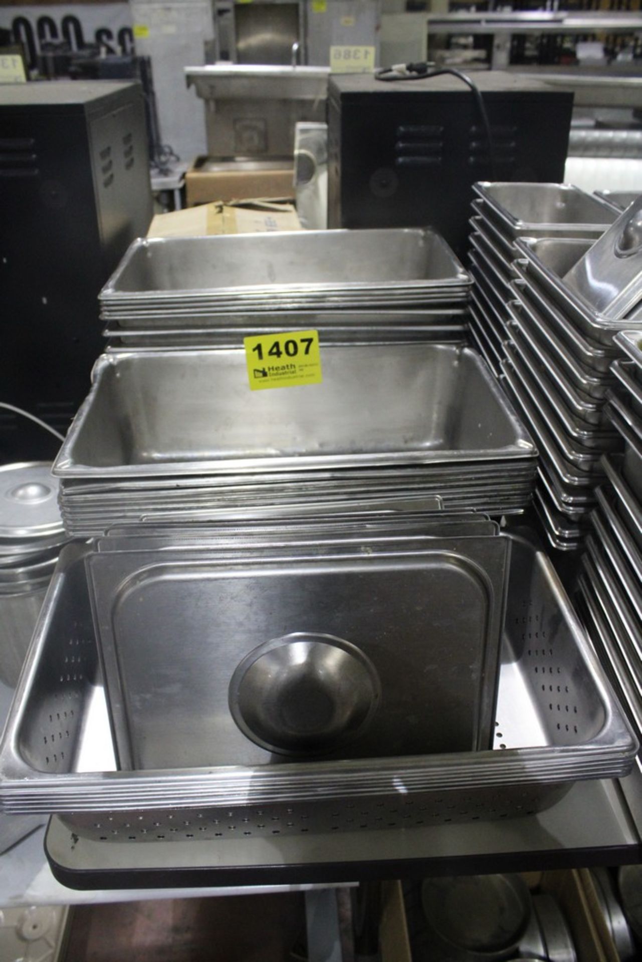 (25) STAINLESS STEEL PANS 12" X 20" WITH (11) 1/2 LIDS