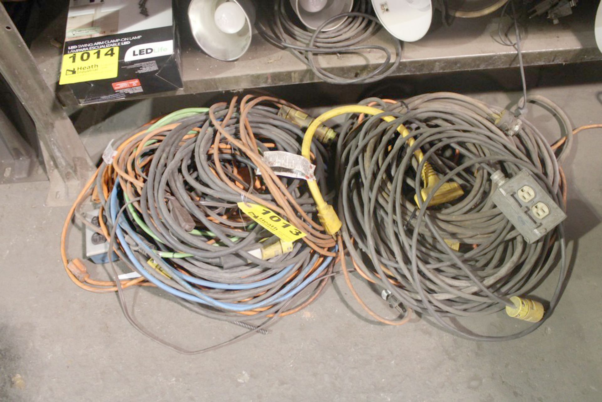 LARGE QTY OF EXTENSION CORDS