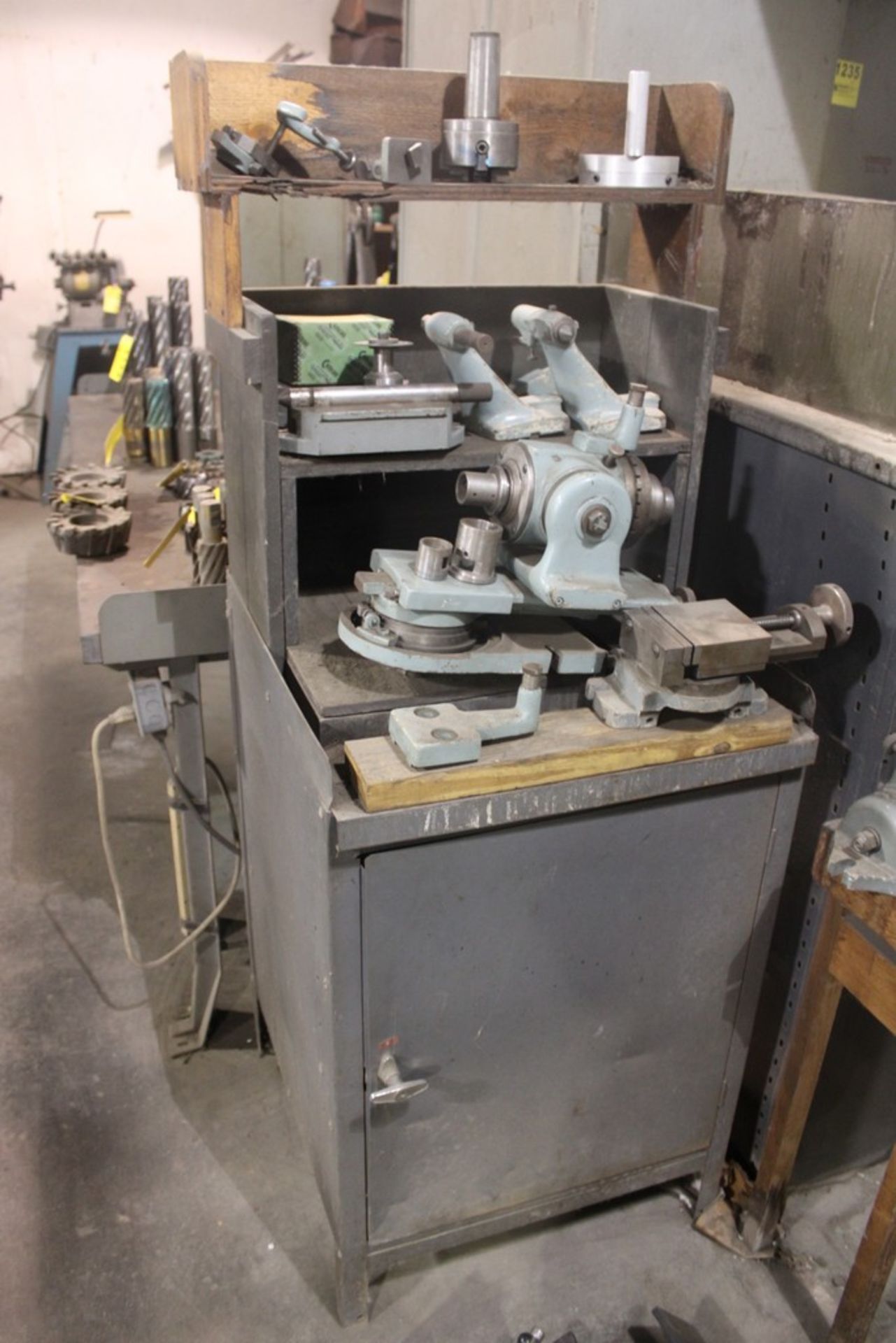 CINCINNATI NO. 2 TOOL & CUTTER GRINDER, S/N 1D2T6R-233, WITH WORK HEAD, LARGE QTY OF ACCESSORIES - Image 4 of 7