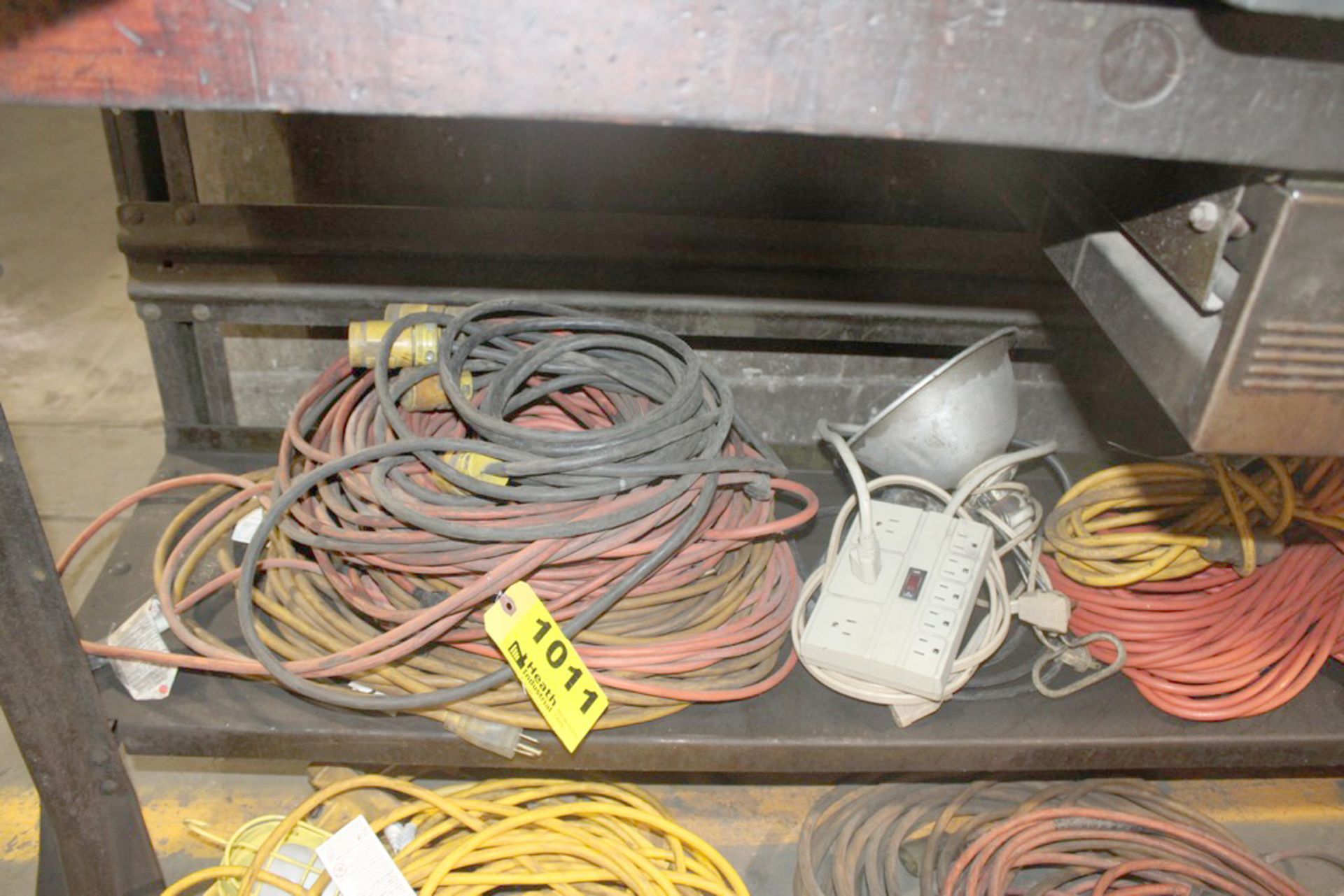 LARGE QTY OF EXTENSION CORDS - Image 2 of 3