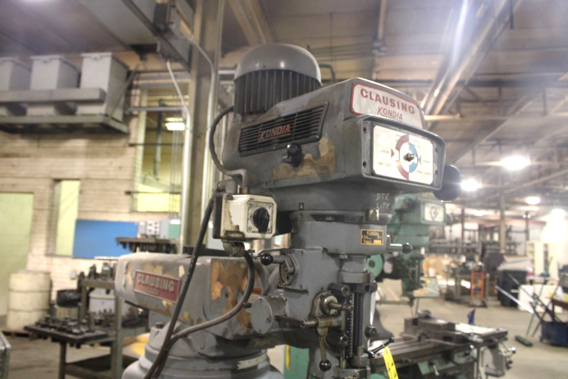 CLAUSING KONDIA 3 HP MODEL FV-1 VARIABLE SPEED RAM TYPE VERTICAL MILL, S/N V-273, 48” TABLE, DRO - Image 2 of 7