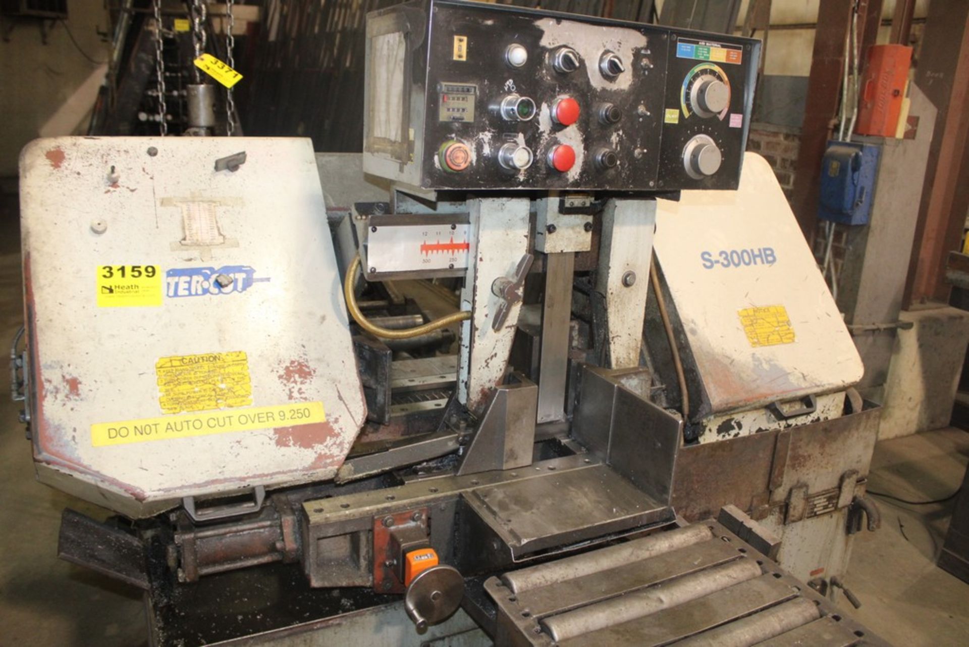 MASTER-CUT 12” MODEL S-300HB AUTOMATIC HORIZONTAL BAND SAW, S/N 11488, WITH INFEED TABLE, OUTFEED - Image 3 of 8