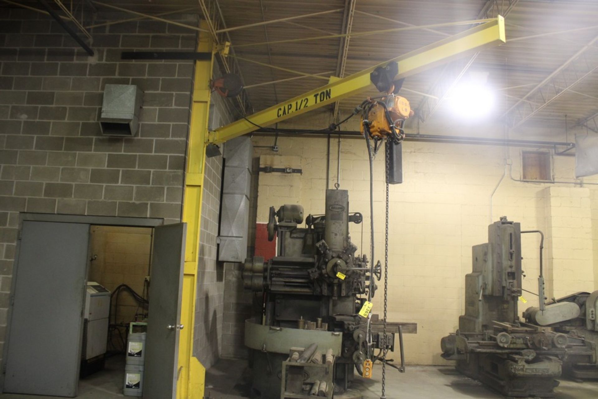 12' 1/2 TON JIB CRANE WITH INGERSOLL RAND 1/2 TON ELECTRIC HOIST WITH PENDANT