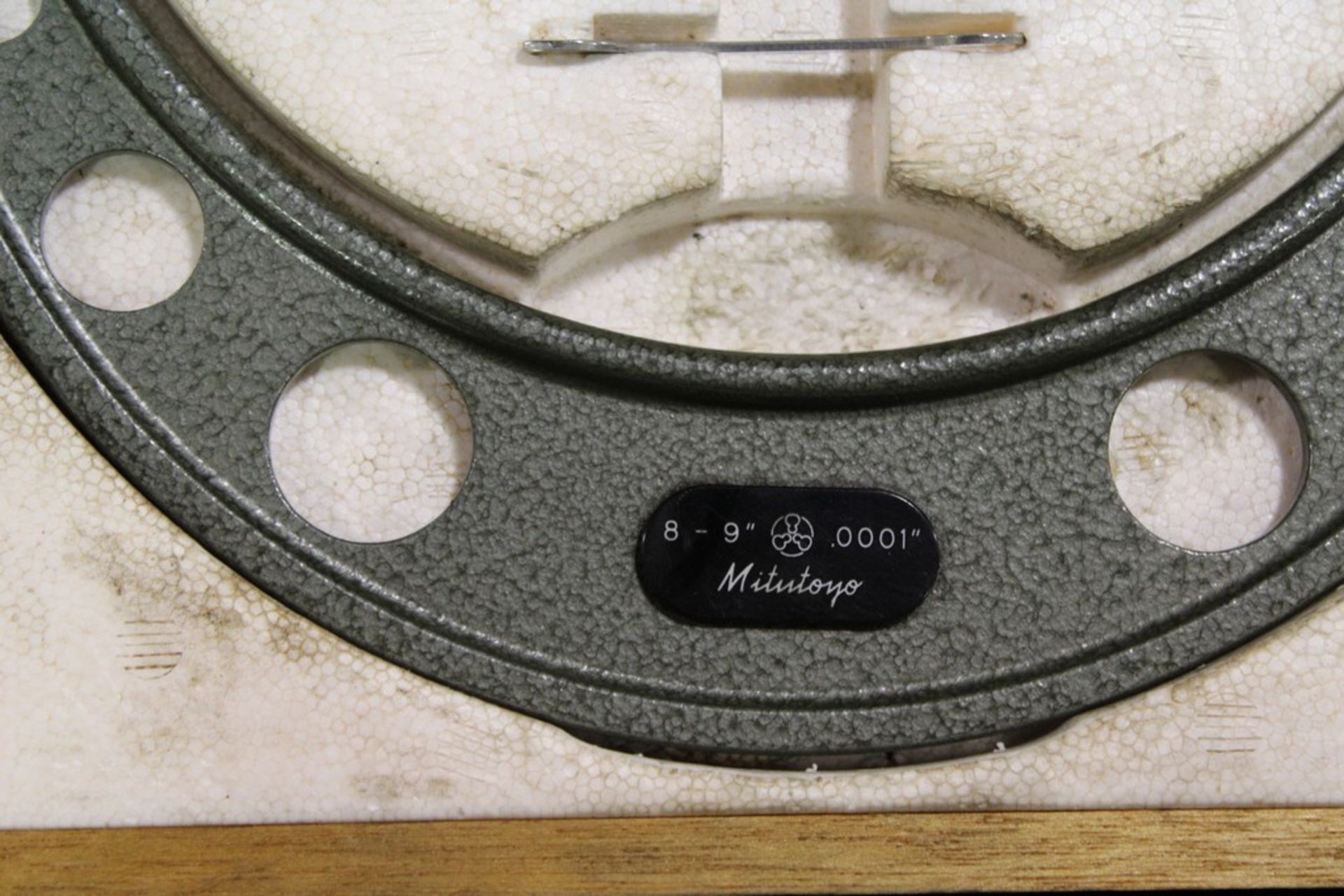 MITUTOYO NO. 103-223A 8" - 9" RATCHETING MICROMETER - Image 2 of 2