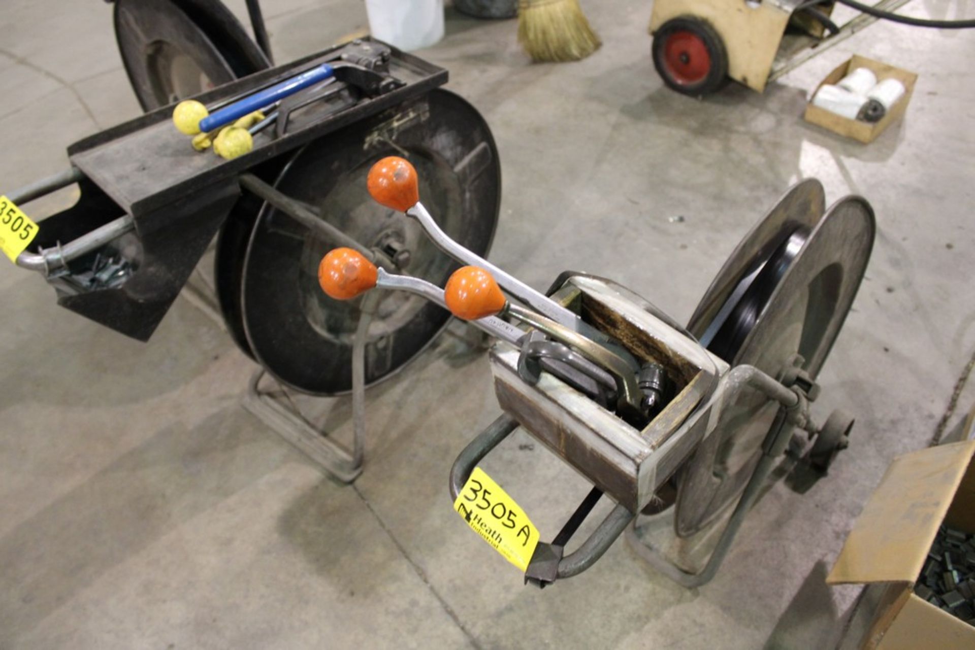 PORTABLE BANDING CART WITH TOOLS - Image 2 of 2