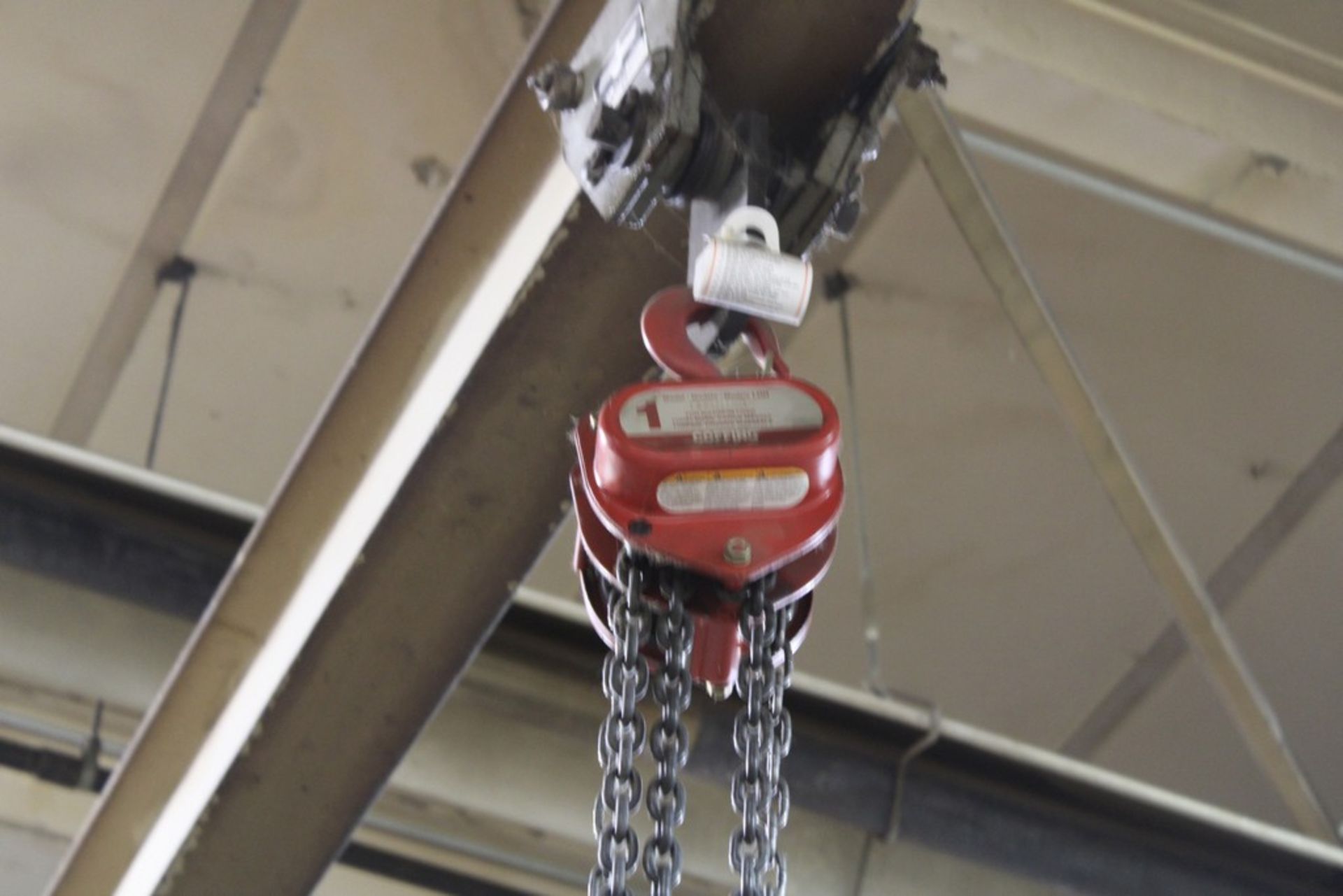 24' I-BEAM WITH COFFING 1 TON MANUAL CHAIN HOIST & TROLLEY (CAN LEAVE I-BEAM) - Image 3 of 4