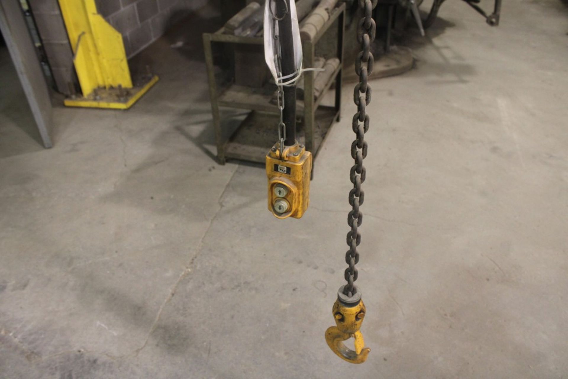 12' 1/2 TON JIB CRANE WITH INGERSOLL RAND 1/2 TON ELECTRIC HOIST WITH PENDANT - Image 3 of 5