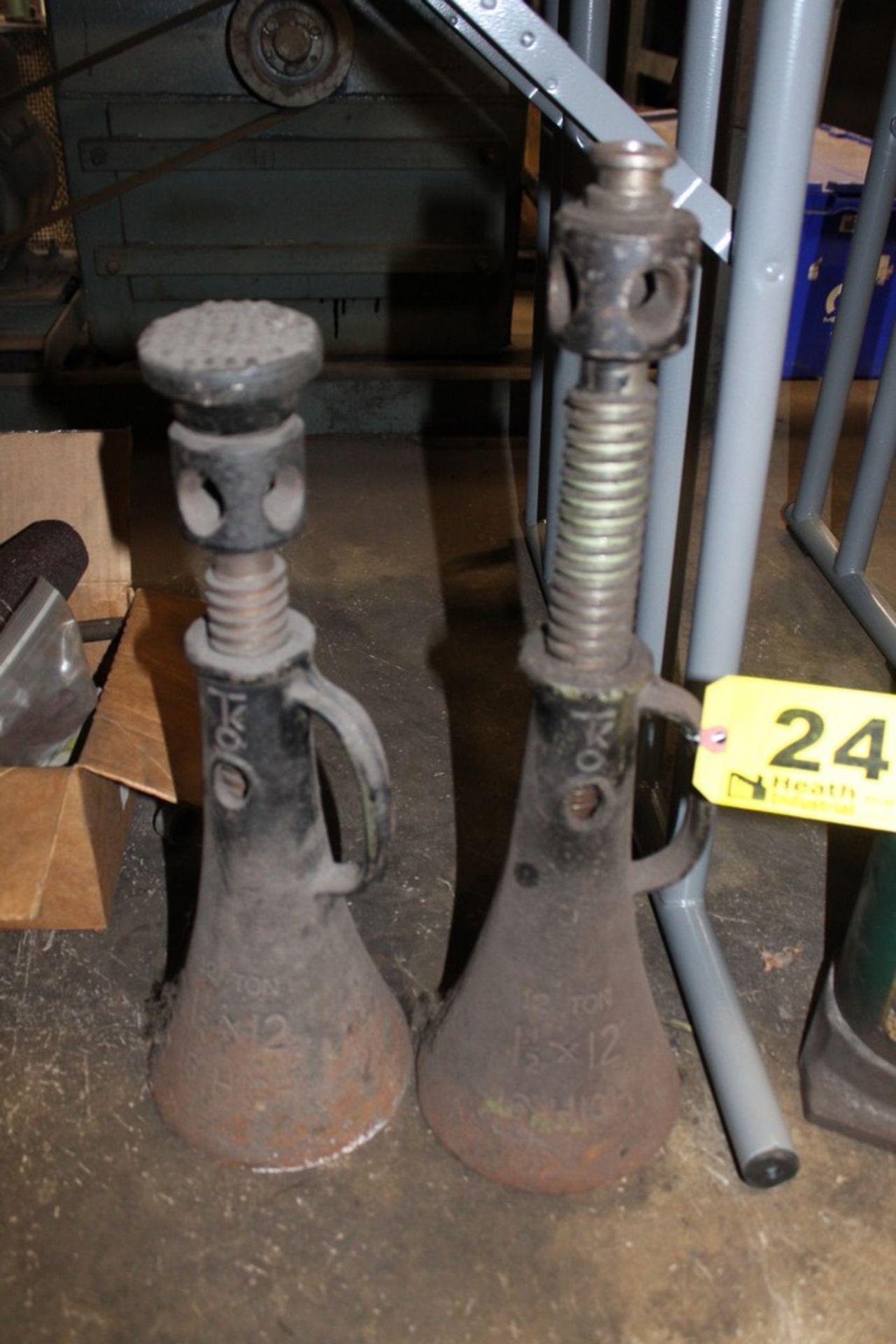 (2) 12 TON SCREW JACKS