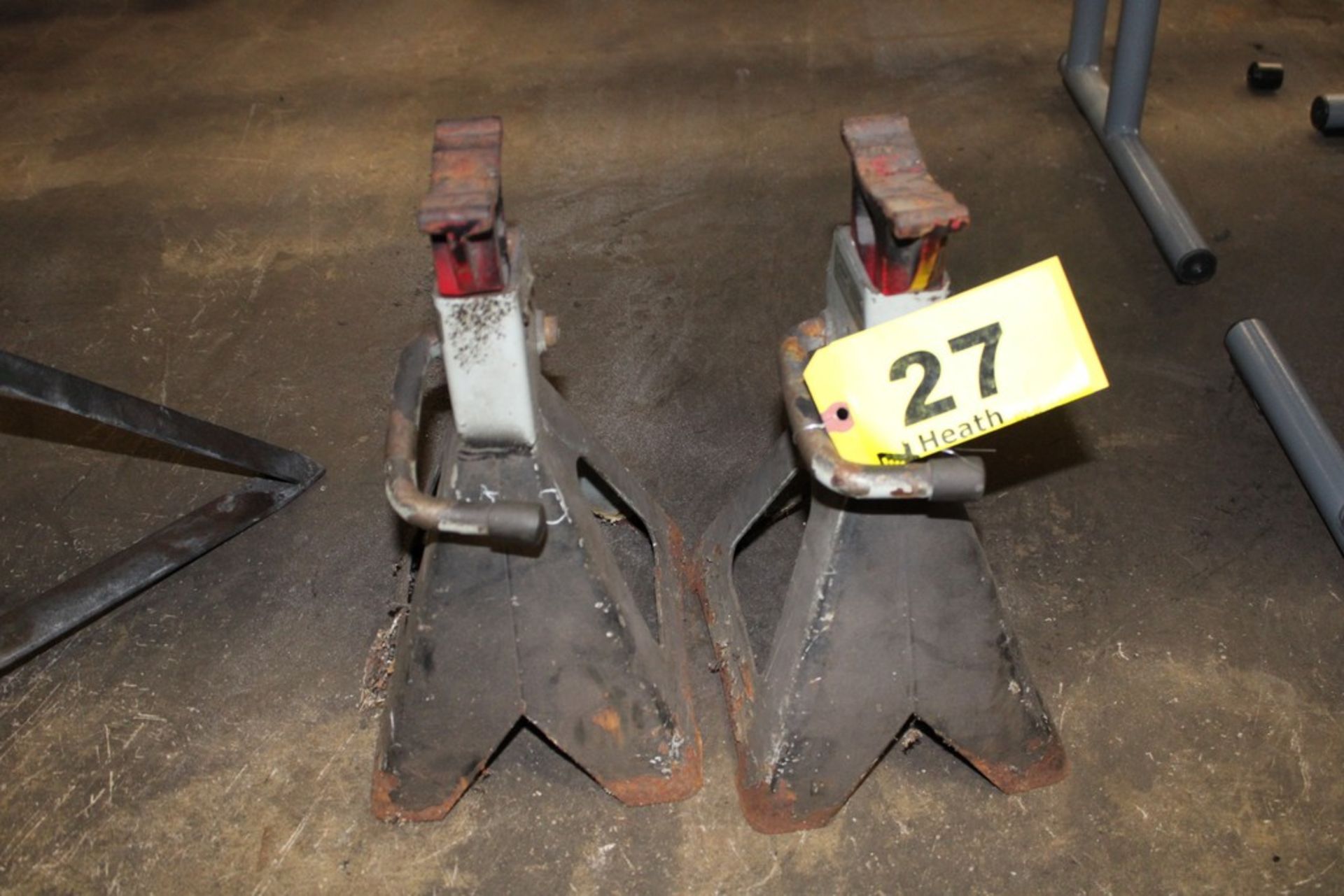 (2) LARIN MODEL JS-4 JACK STANDS