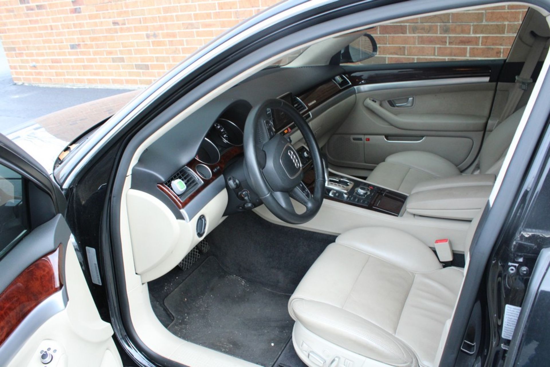 2008 AUDI A8 L, 4.2L V-8, LEATHER INTERIOR, SUN ROOF, VIN WAUMV94E28N016337, 89,975 MILES SHOWN ON - Image 7 of 11