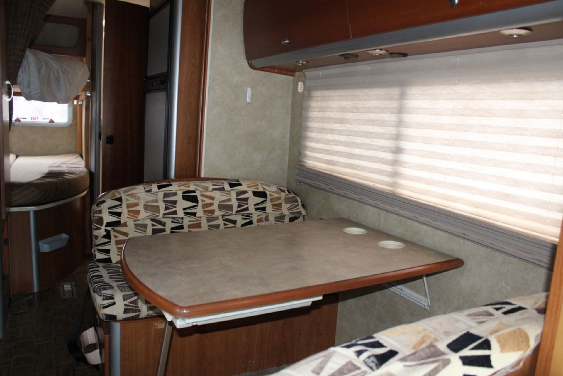 2007 Winnebago View 24 Class C RV - Image 6 of 27