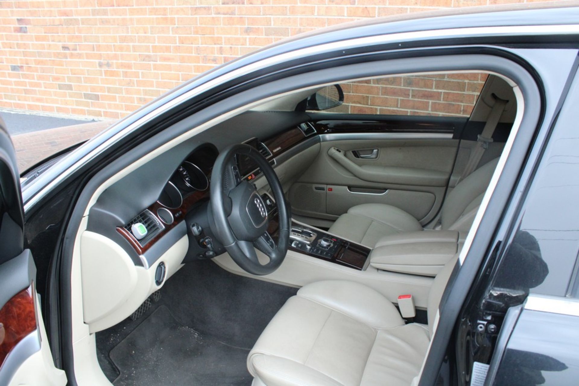 2008 AUDI A8 L, 4.2L V-8, LEATHER INTERIOR, SUN ROOF, VIN WAUMV94E28N016337, 89,975 MILES SHOWN ON - Image 6 of 11