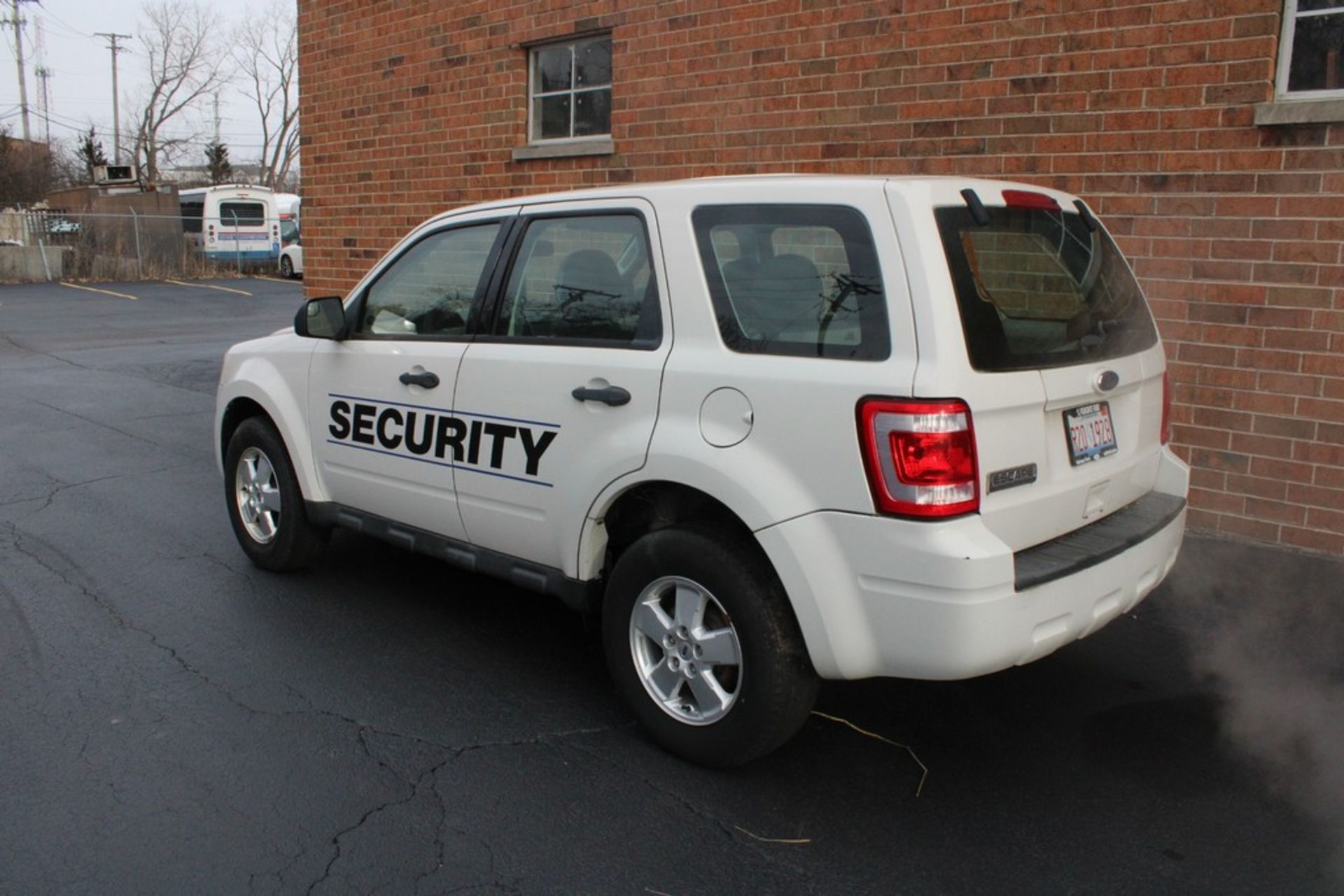 2011 FORD ESCAPE XLS, 2.4L L4, FWD, VIN 1FMCU0C7XBKB64028, 24,918 MILES SHOWN ON ODOMETER - Image 2 of 7