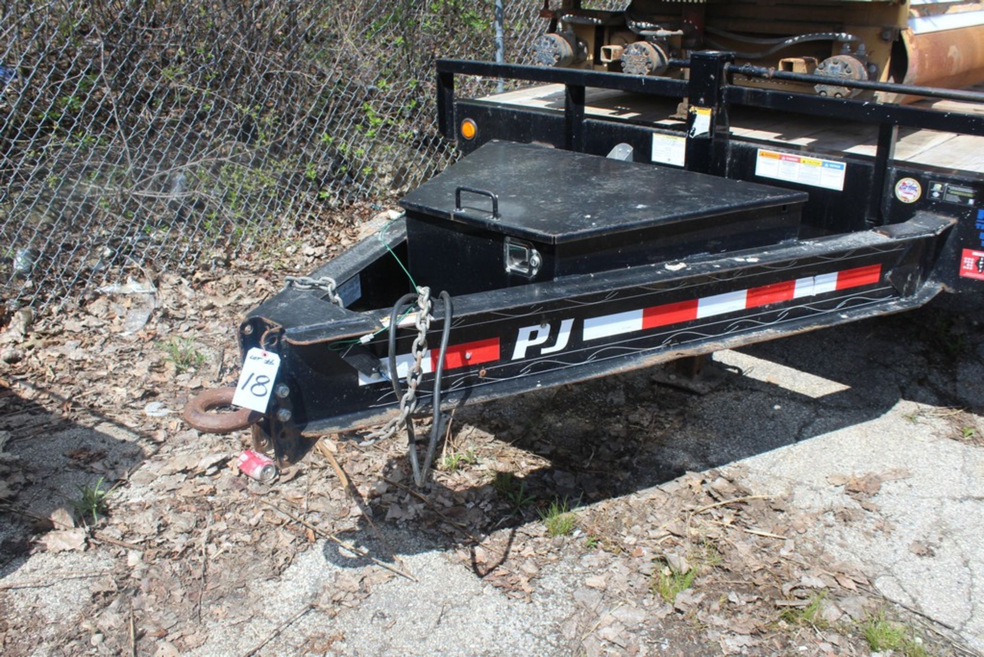 2019 P.J. TRAILERS 30-FT. (est.) F8242 16,000-LB. CAPACITY T/A EQUIPMENT TRAILER VIN: - Image 3 of 5