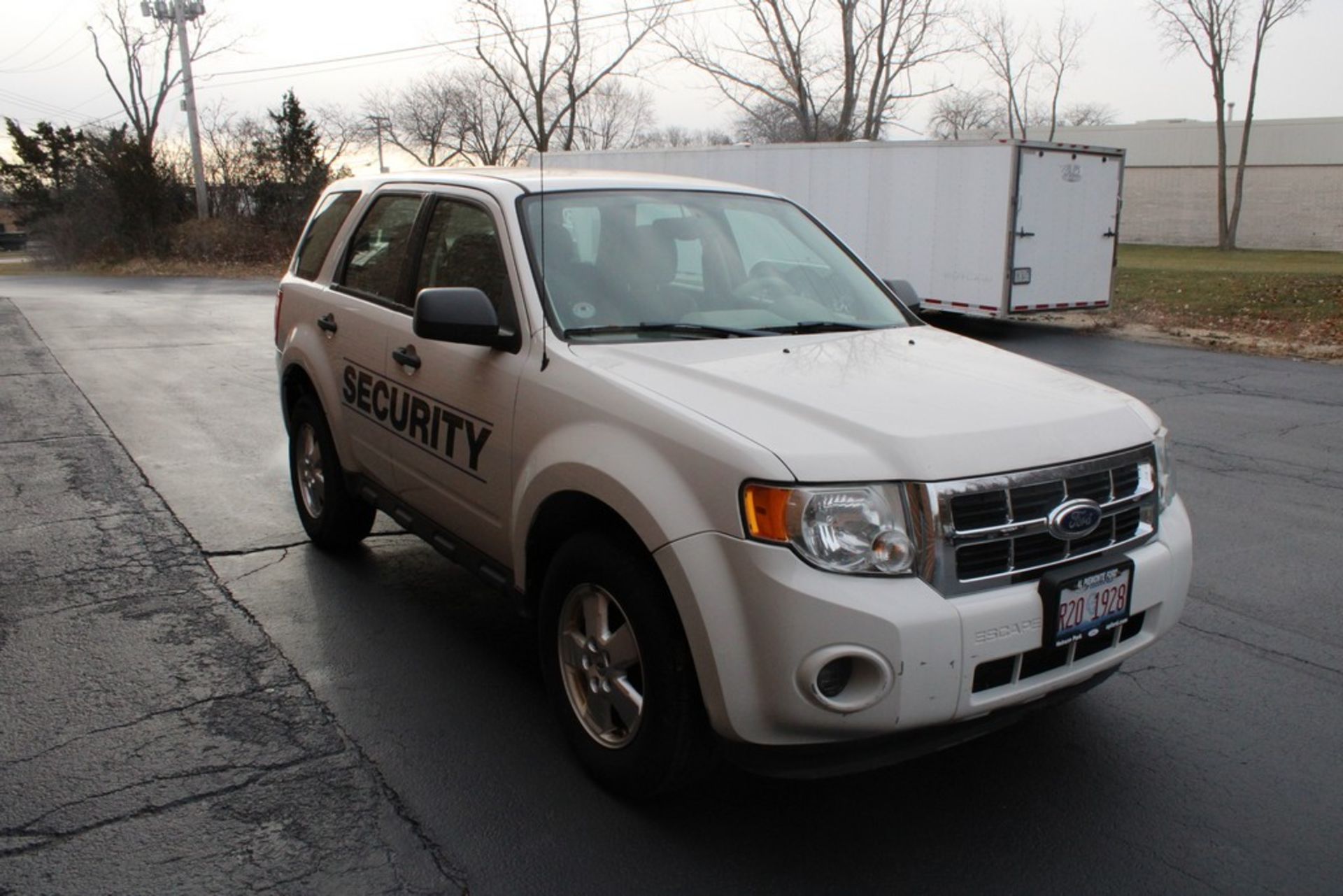 2011 FORD ESCAPE XLS, 2.4L L4, FWD, VIN 1FMCU0C7XBKB64028, 24,918 MILES SHOWN ON ODOMETER - Image 4 of 7