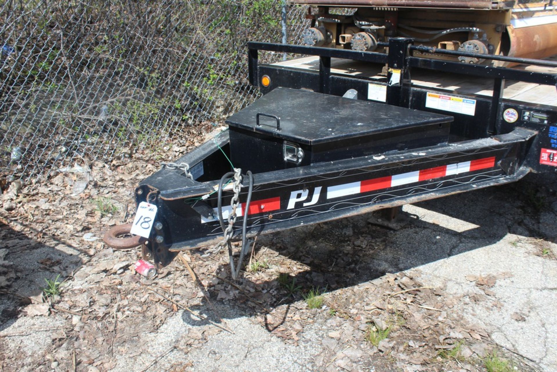 2019 P.J. TRAILERS 30-FT. (est.) F8242 16,000-LB. CAPACITY T/A EQUIPMENT TRAILER VIN: - Image 2 of 5