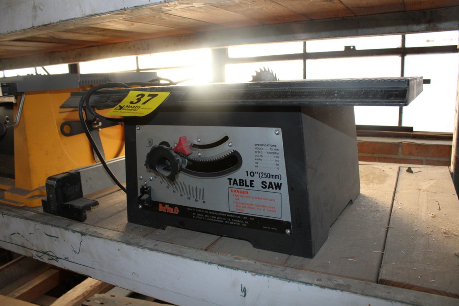 BUFFALO 10" TABLE SAW - Image 2 of 2