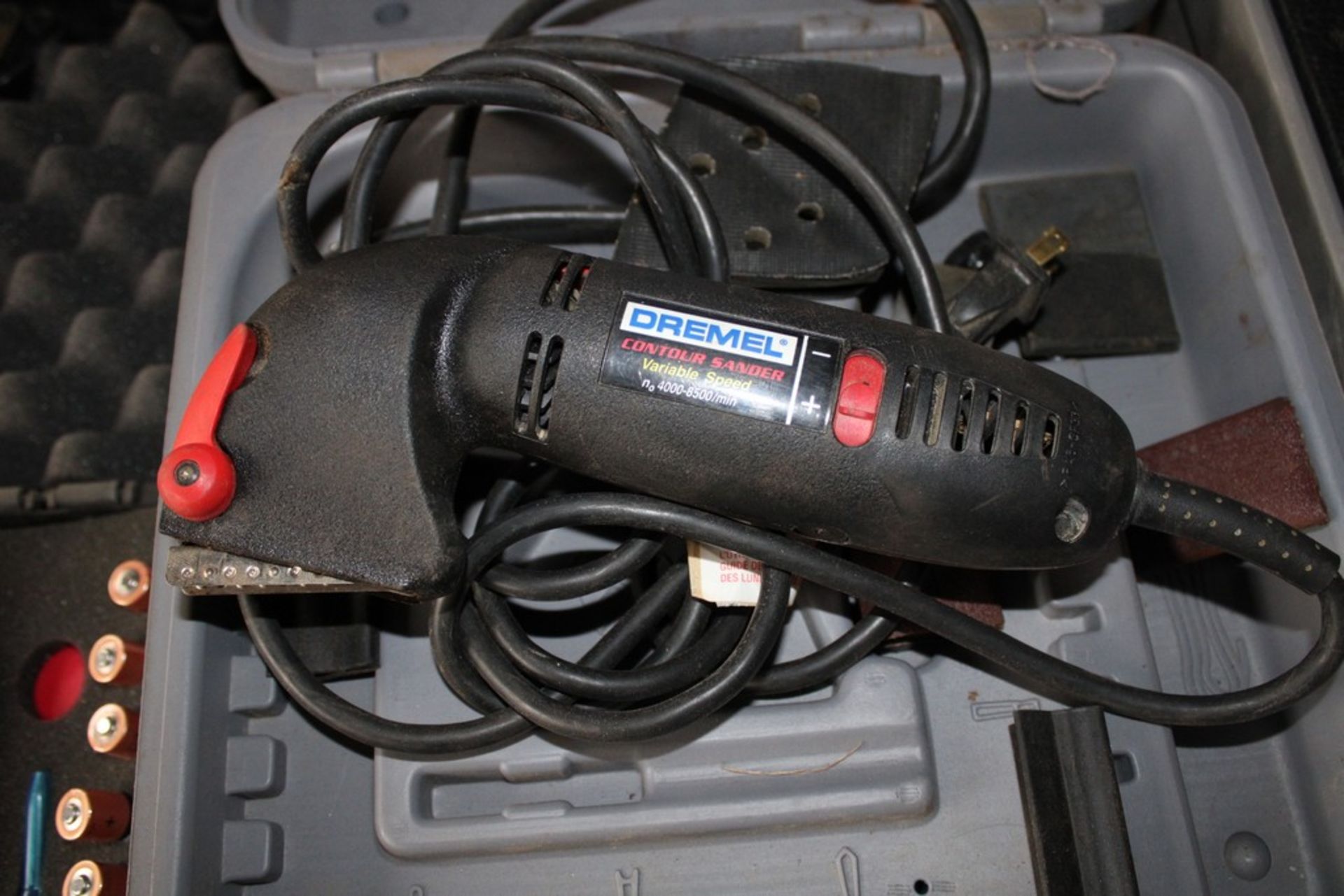 DREMEL VARIABLE SPEED CONTOUR SANDER IN CASE - Image 2 of 2